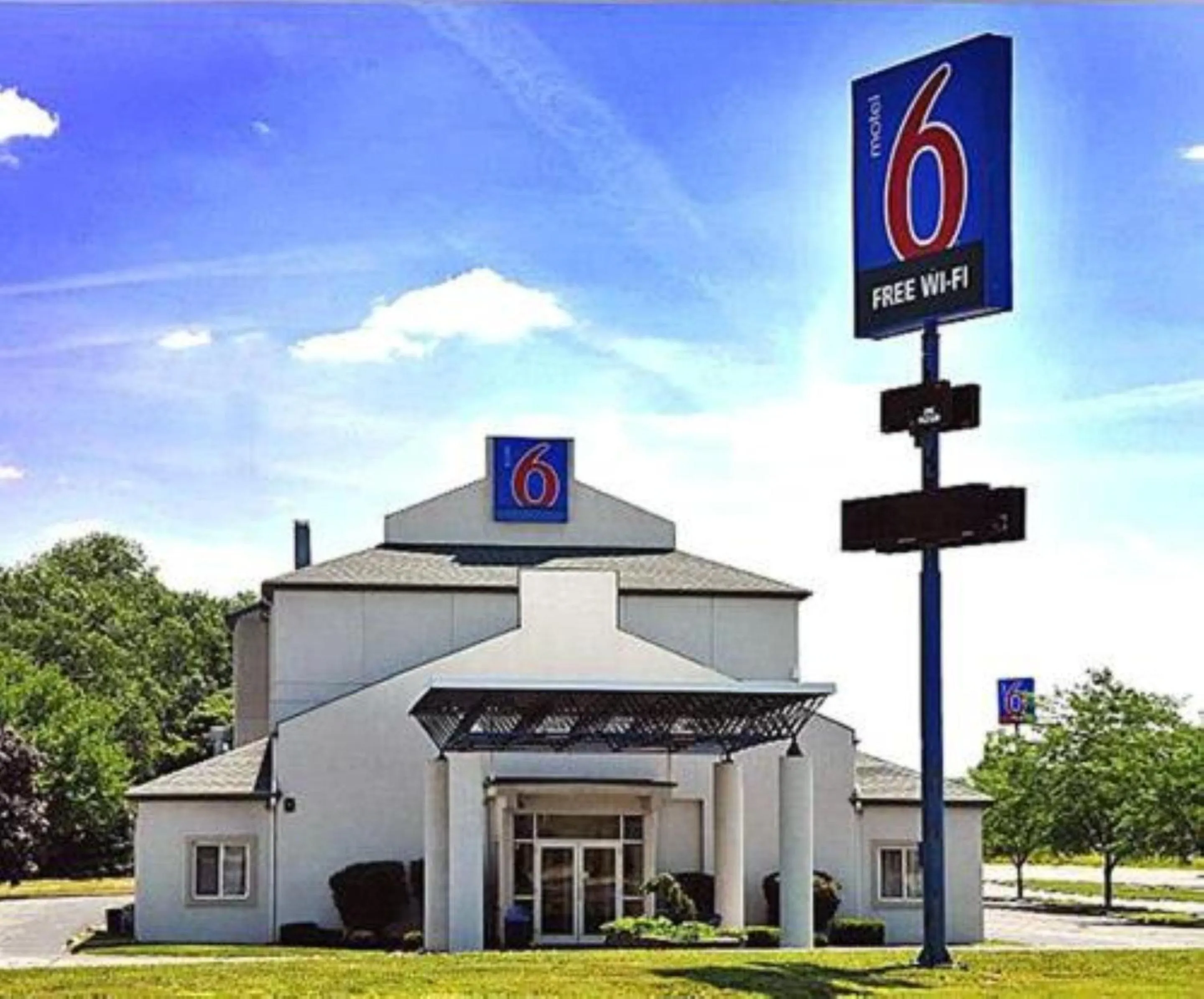 Facade/entrance in Motel 6-Milan, OH - Sandusky