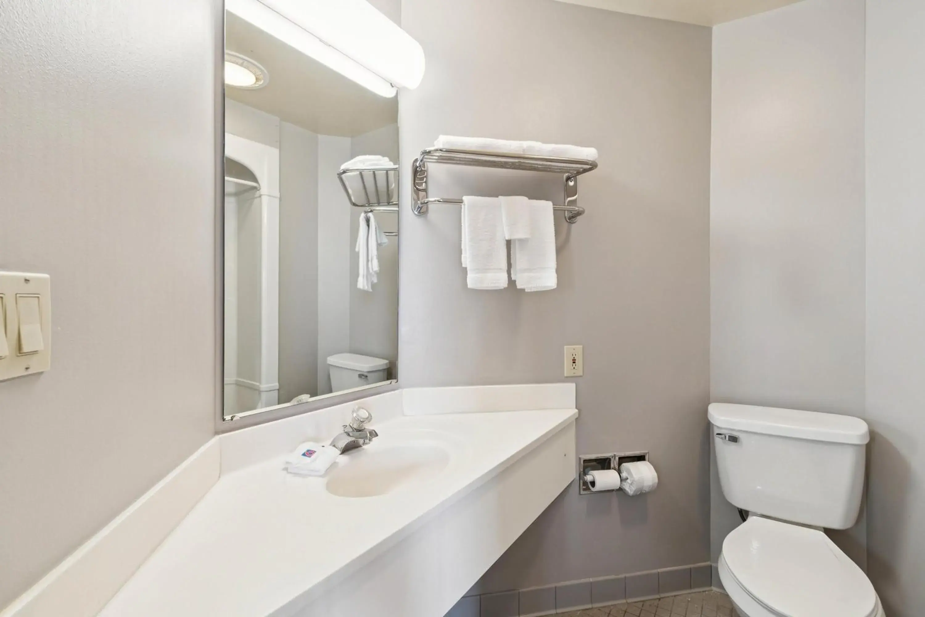 Queen Room - Disability Access - Roll in Shower in Motel 6-Milan, OH - Sandusky Queen Room - Disability Access - Roll in Shower in Motel 6-Milan, OH - Sandusky
