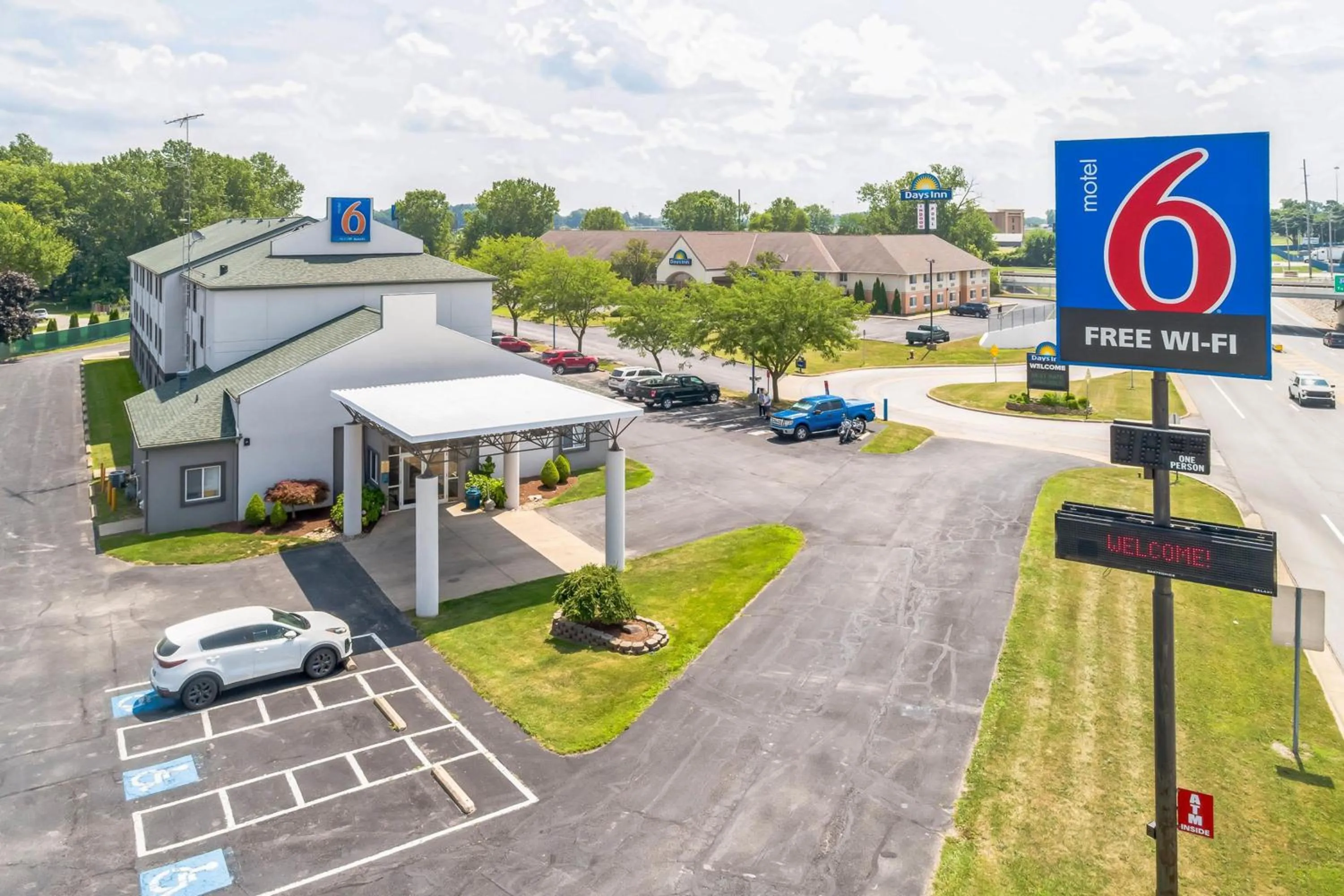 Property building in Motel 6-Milan, OH - Sandusky