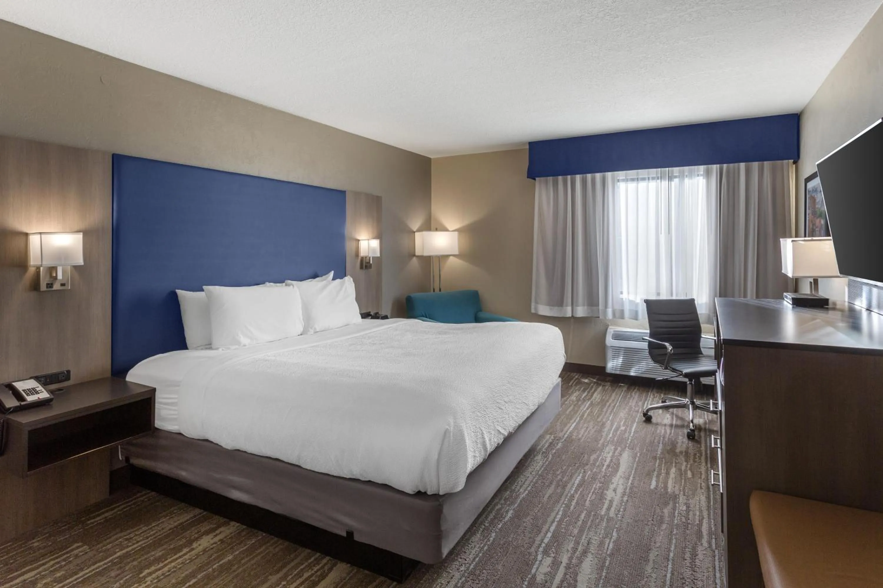 Bedroom, Bed in SureStay Plus Hotel by Best Western Price