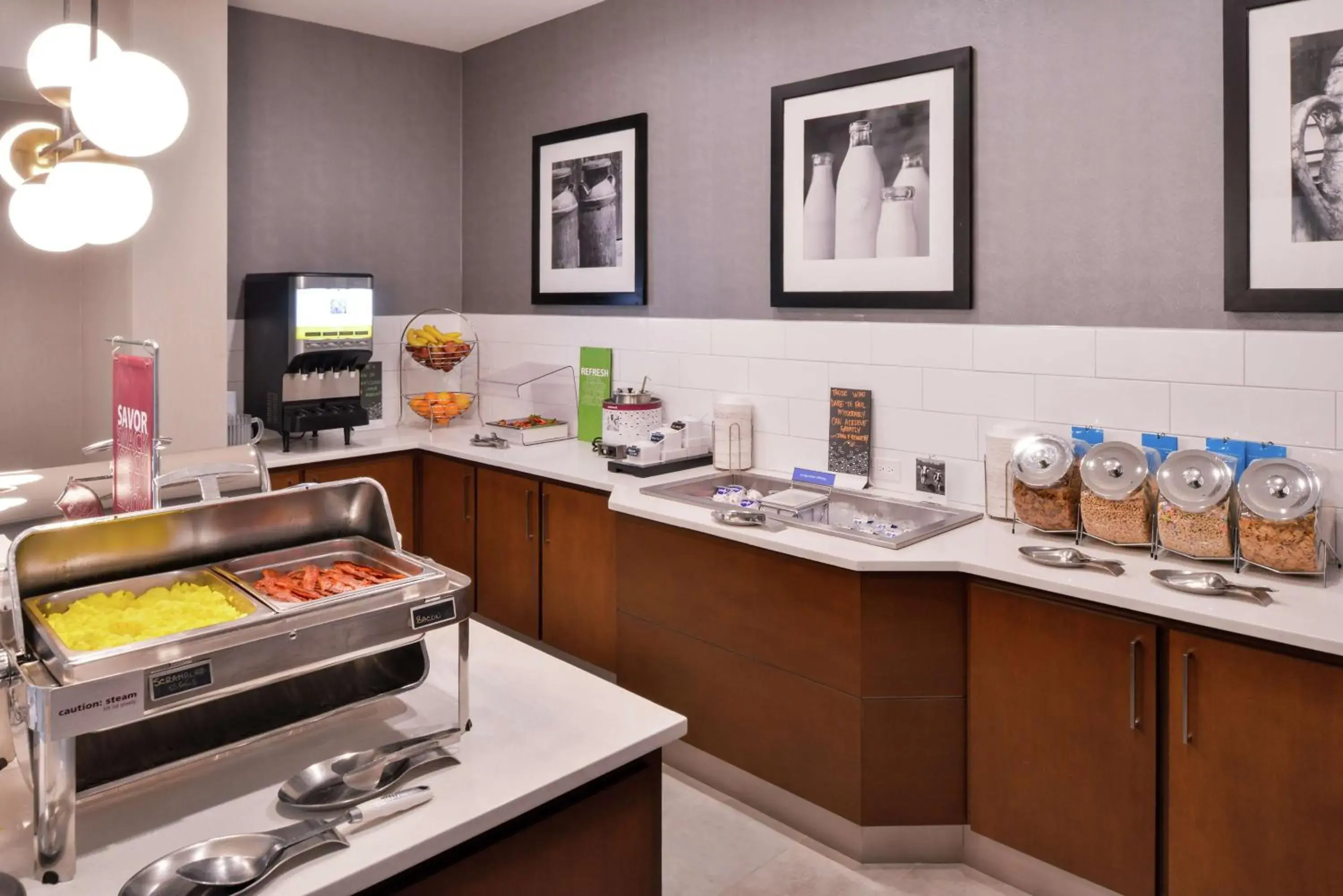 Breakfast in Hampton Inn & Suites Legacy Park-Frisco Breakfast in Hampton Inn & Suites Legacy Park-Frisco