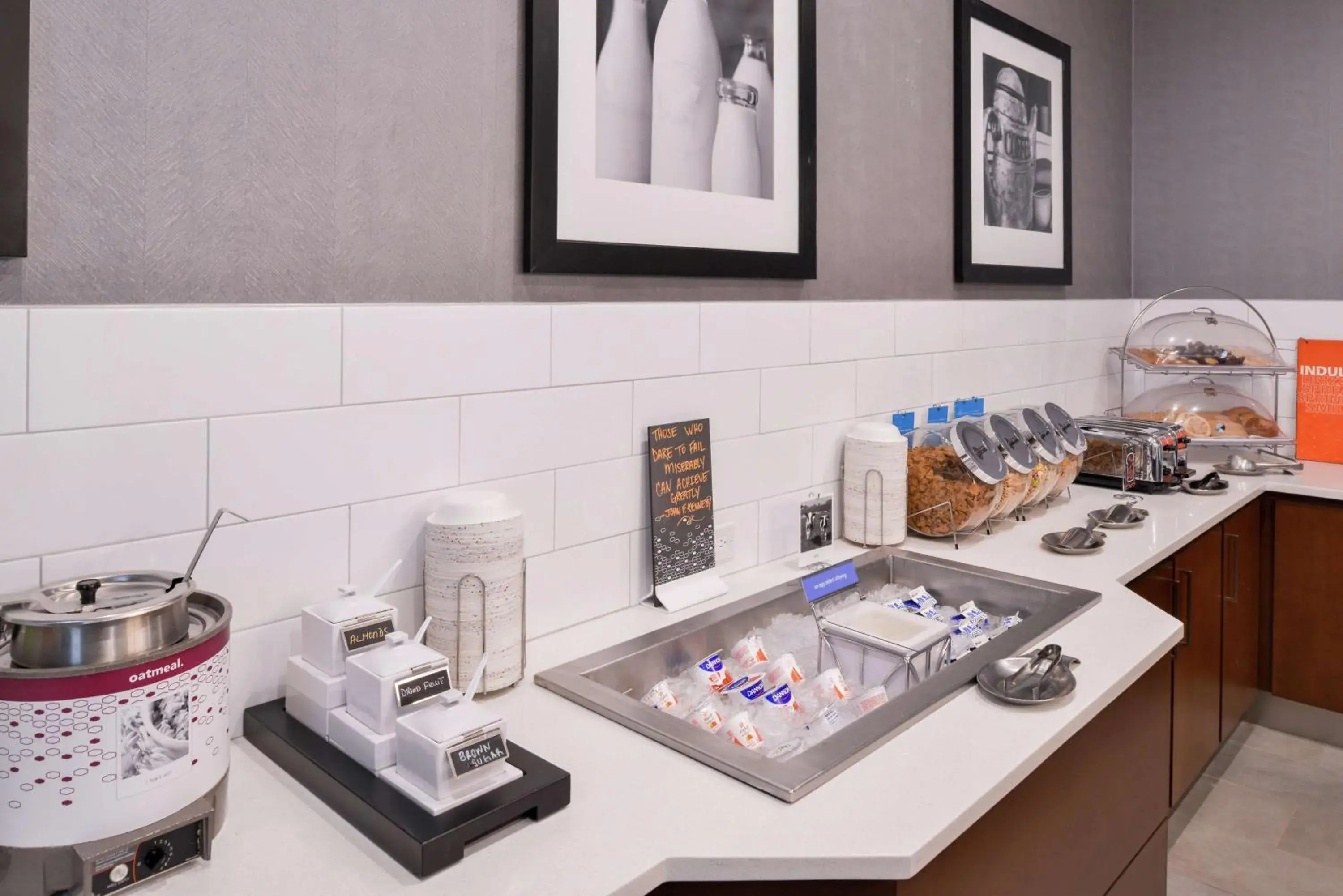 Breakfast in Hampton Inn & Suites Legacy Park-Frisco Breakfast in Hampton Inn & Suites Legacy Park-Frisco