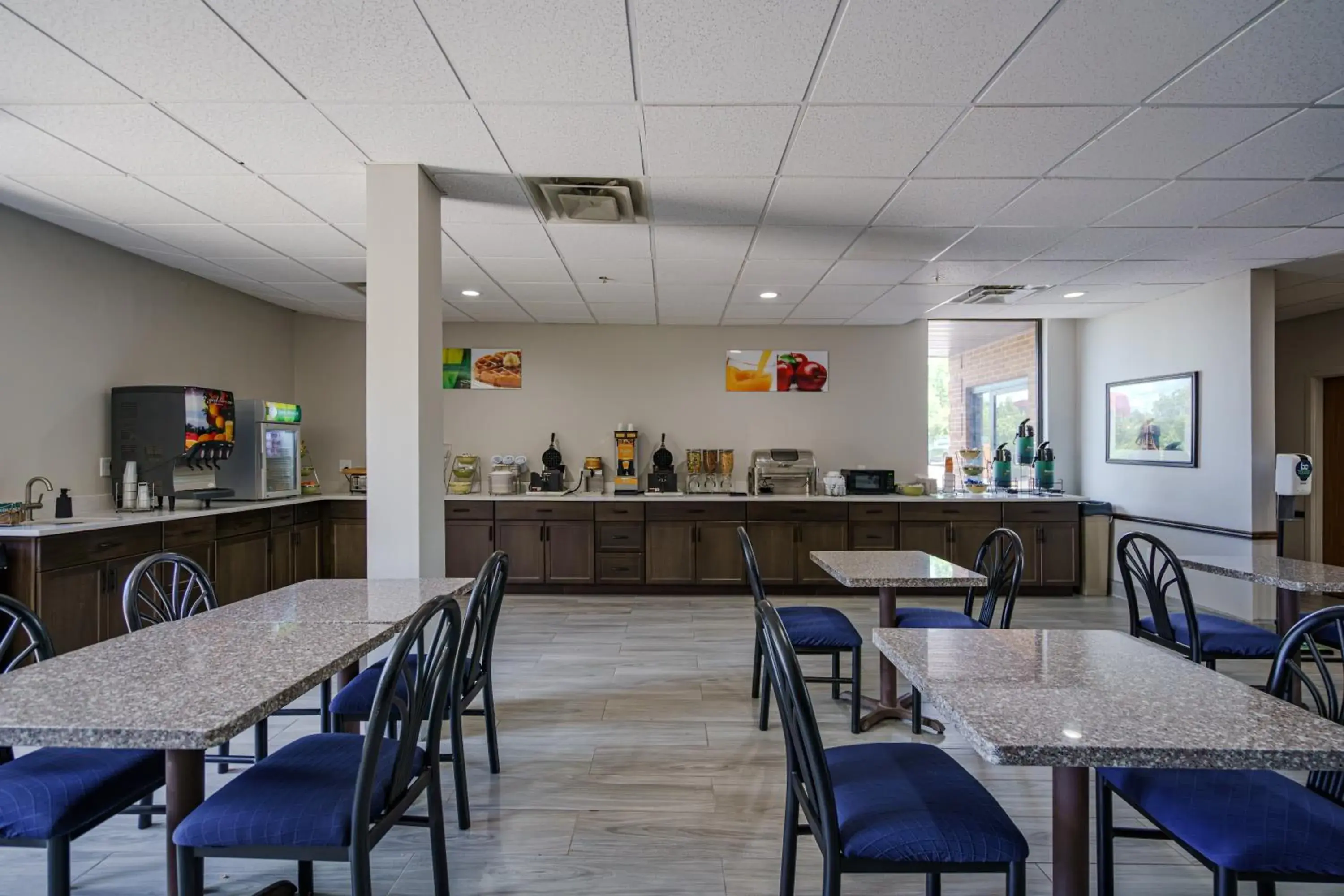 Breakfast in Quality Inn I-75 West Chester-North Cincinnati Breakfast in Quality Inn I-75 West Chester-North Cincinnati