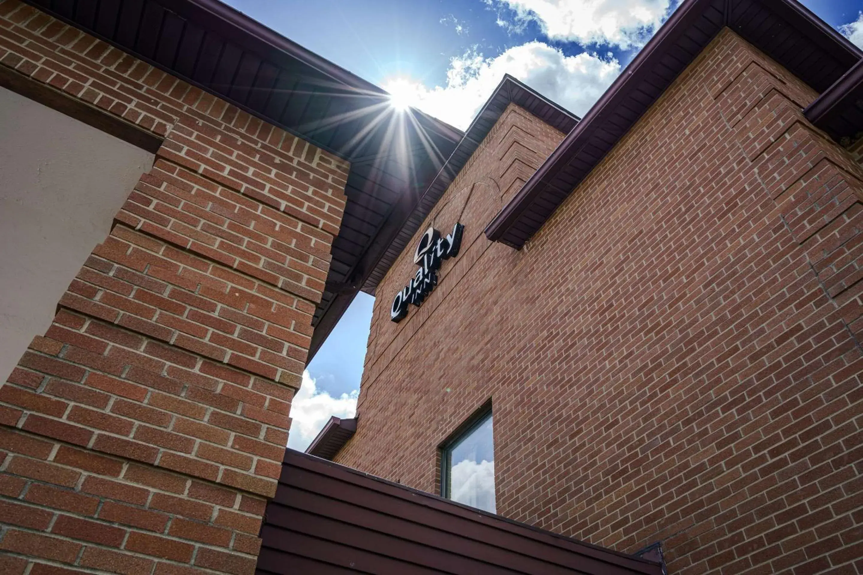 Property building in Quality Inn I-75 West Chester-North Cincinnati Property building in Quality Inn I-75 West Chester-North Cincinnati