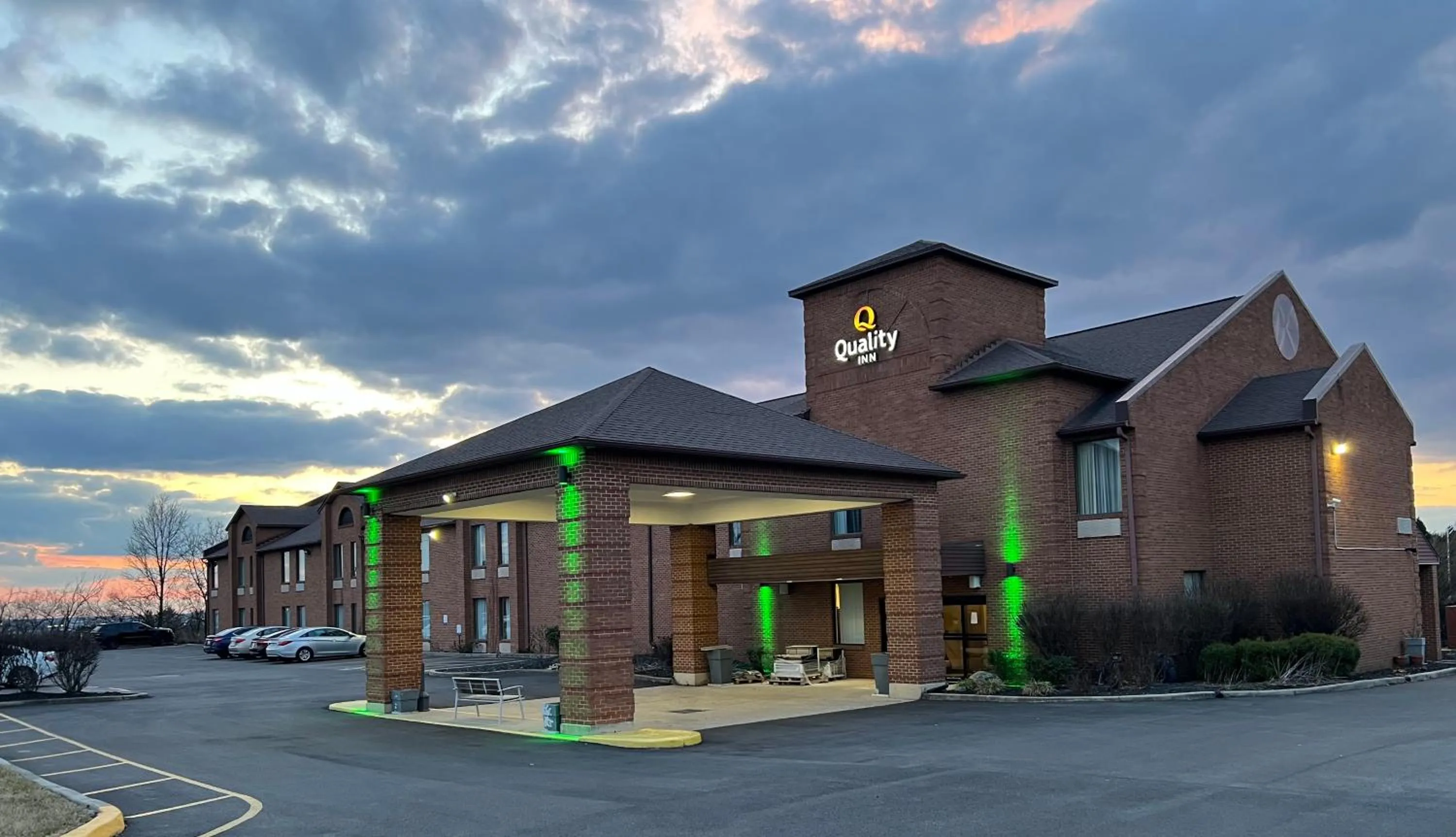 Property building in Quality Inn I-75 West Chester-North Cincinnati