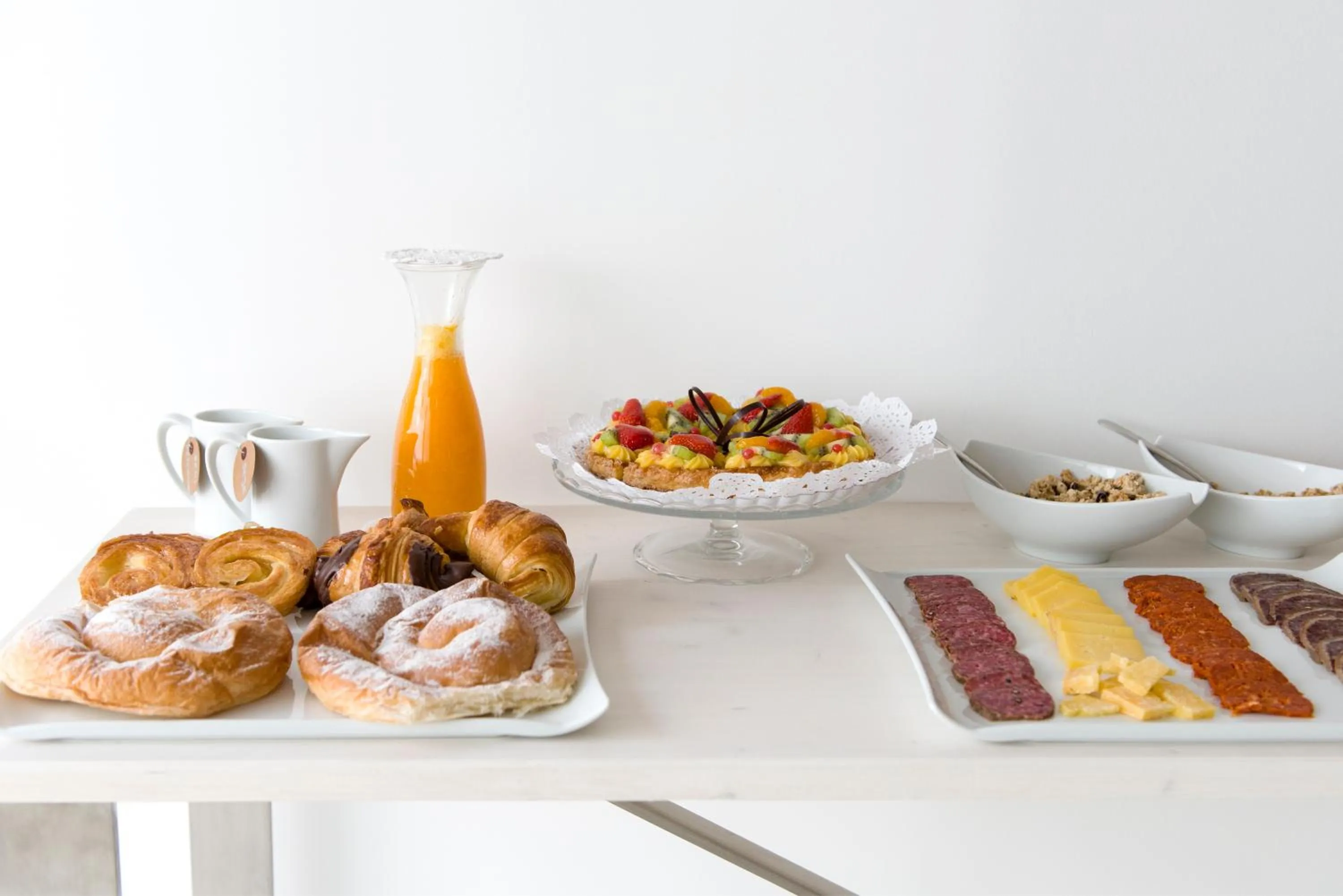 Food and drinks in Hotel Ca S'Arader Turismo de Interior