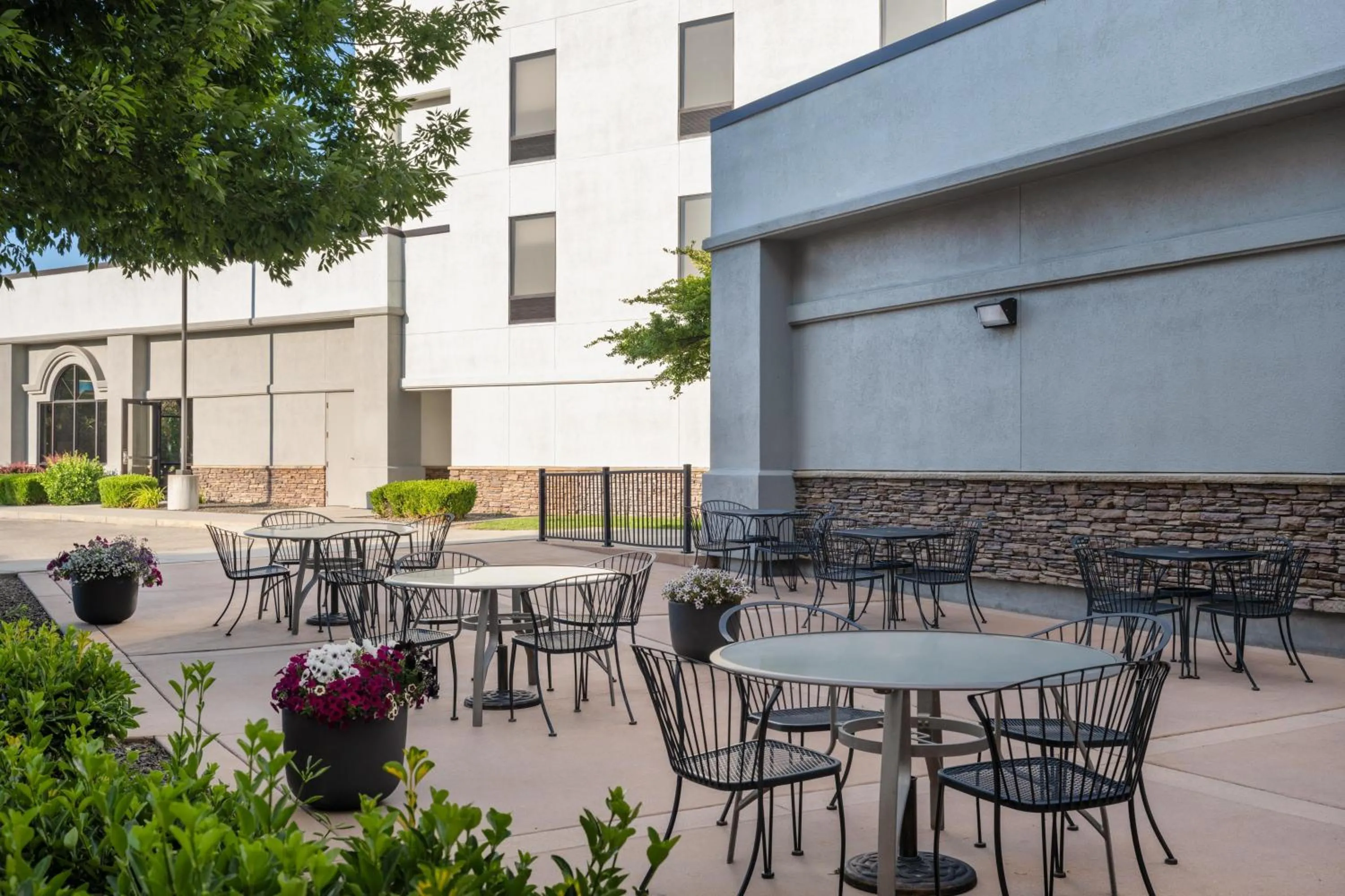Patio in Hampton Inn & Suites Boise-Meridian