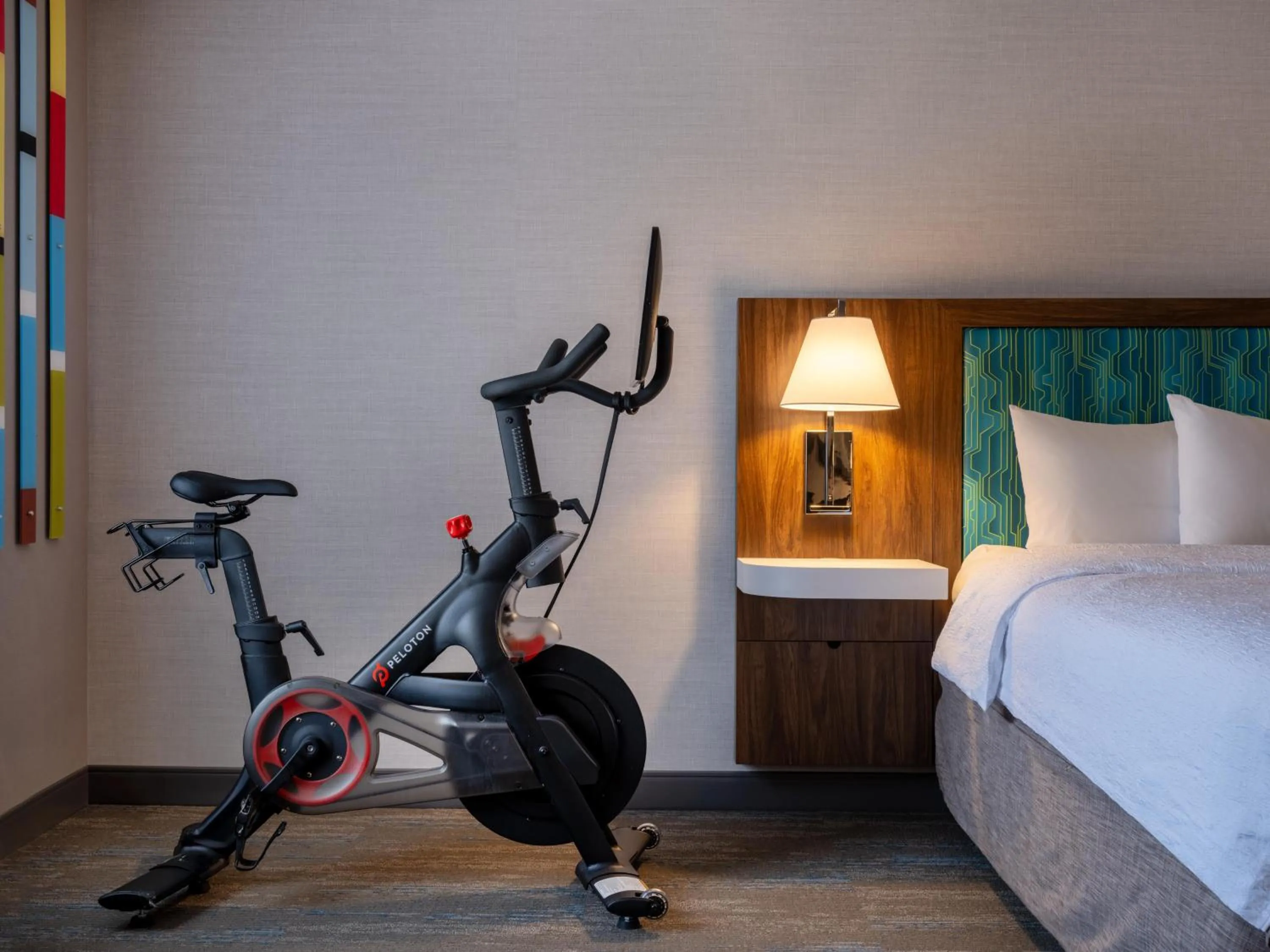 Bed in Hampton Inn & Suites Boise-Meridian