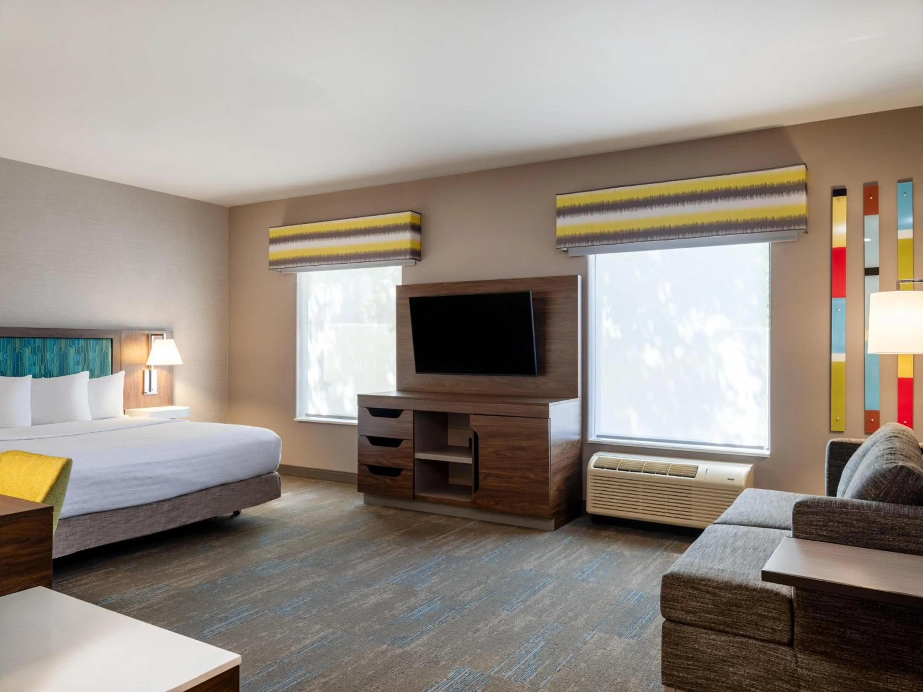 Living room, Bed in Hampton Inn & Suites Boise-Meridian