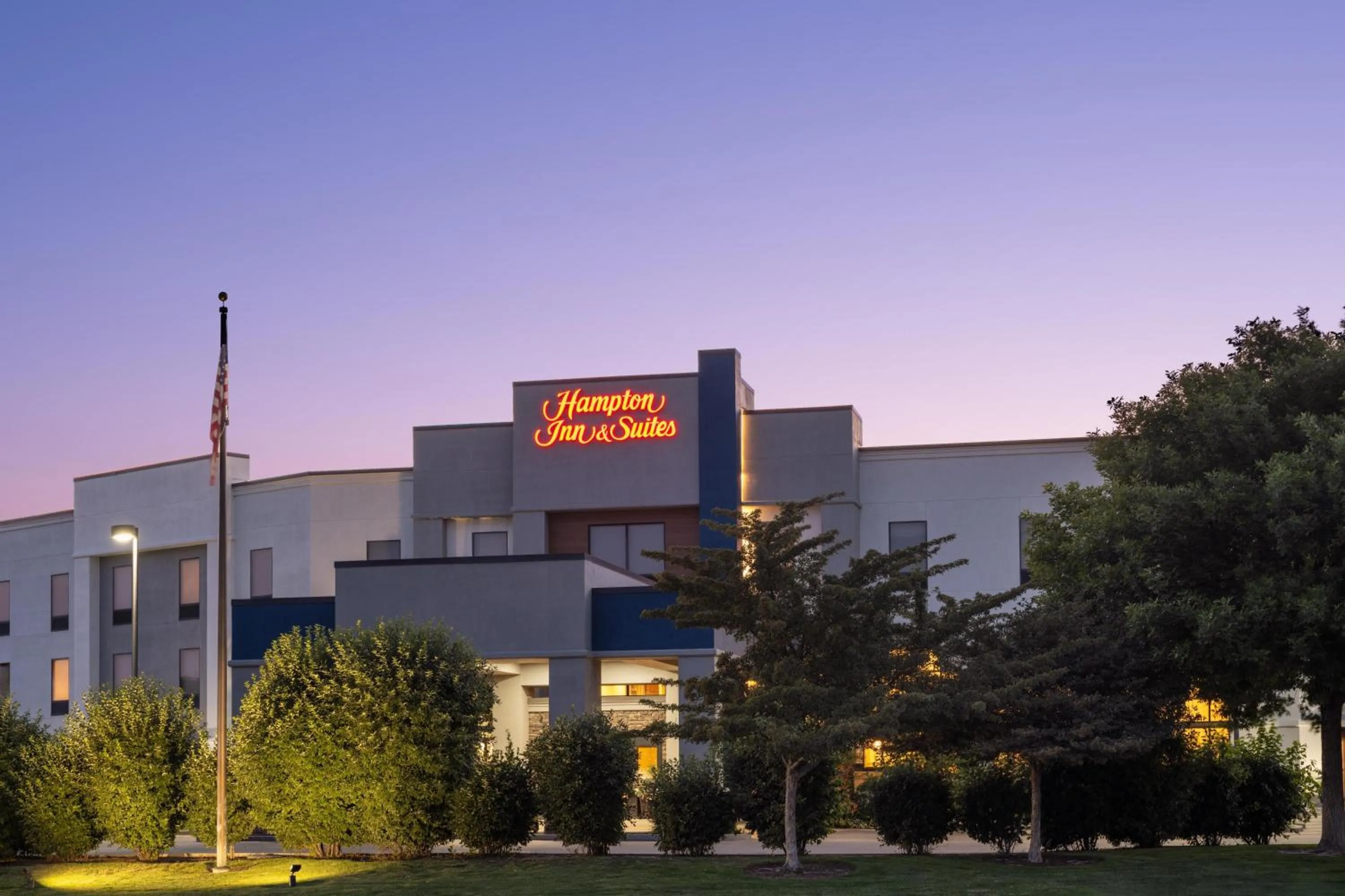 Property building in Hampton Inn & Suites Boise-Meridian