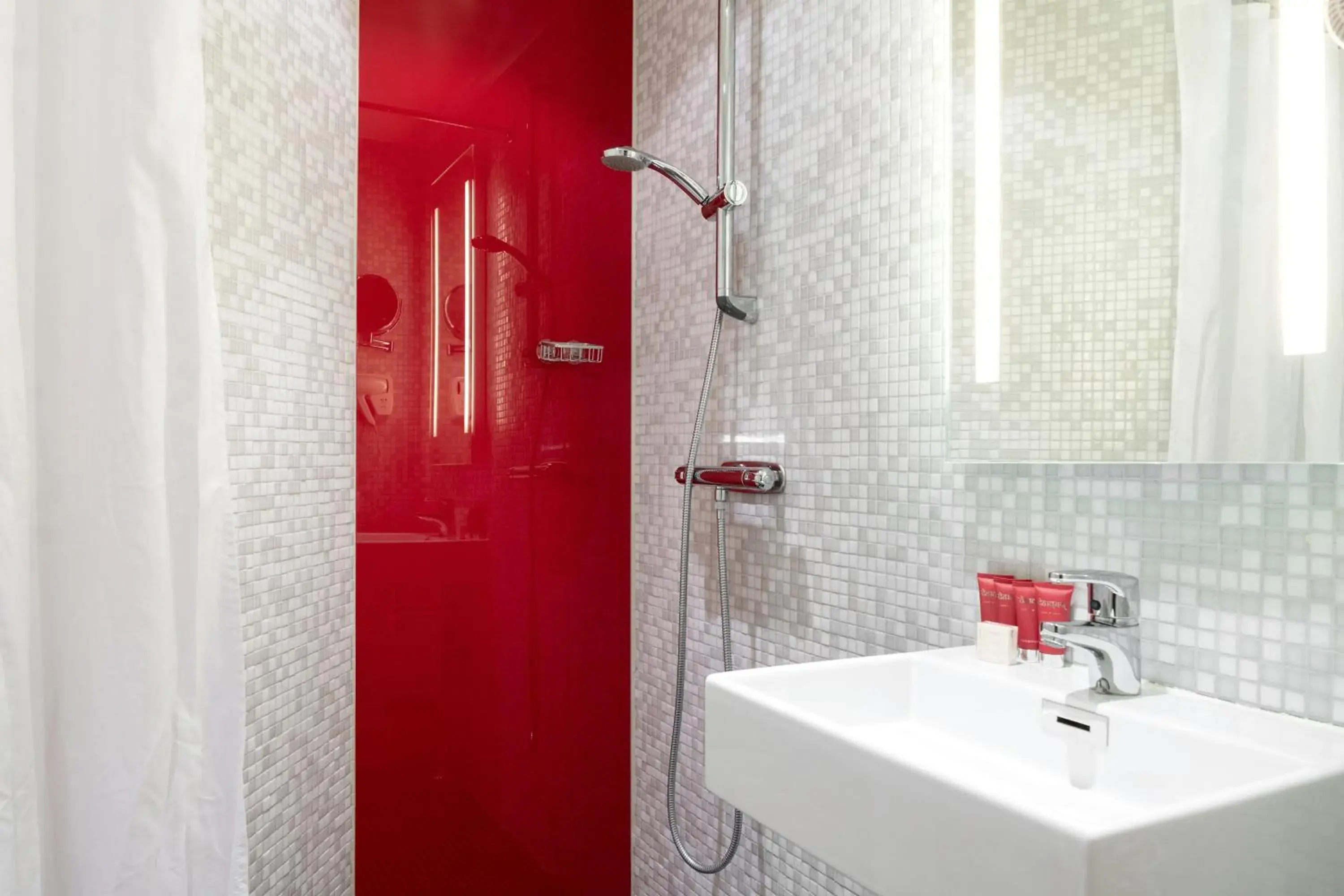 Bathroom in Elite Hotel Arcadia Bathroom in Elite Hotel Arcadia