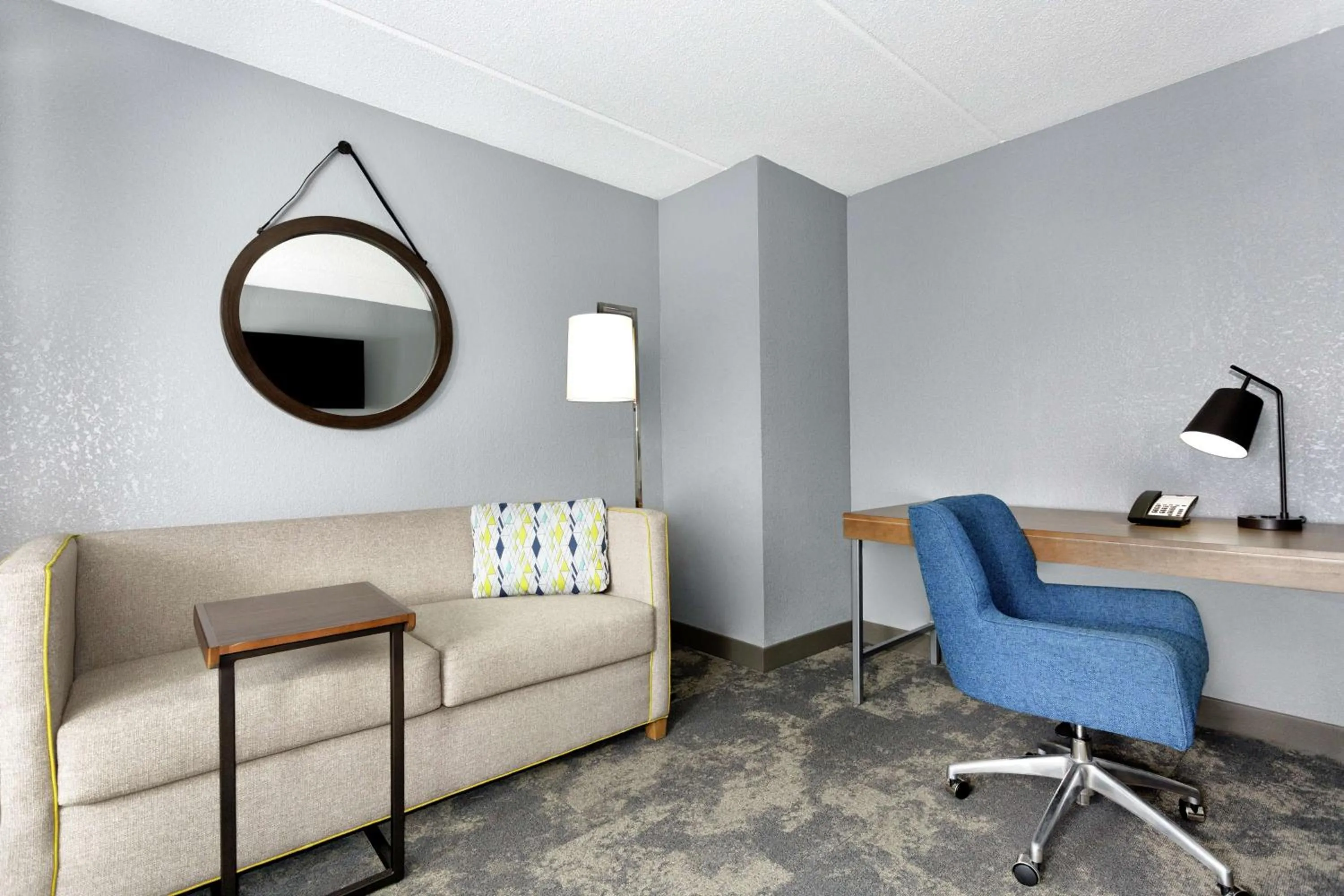 Bedroom in Hampton Inn Amelia Island