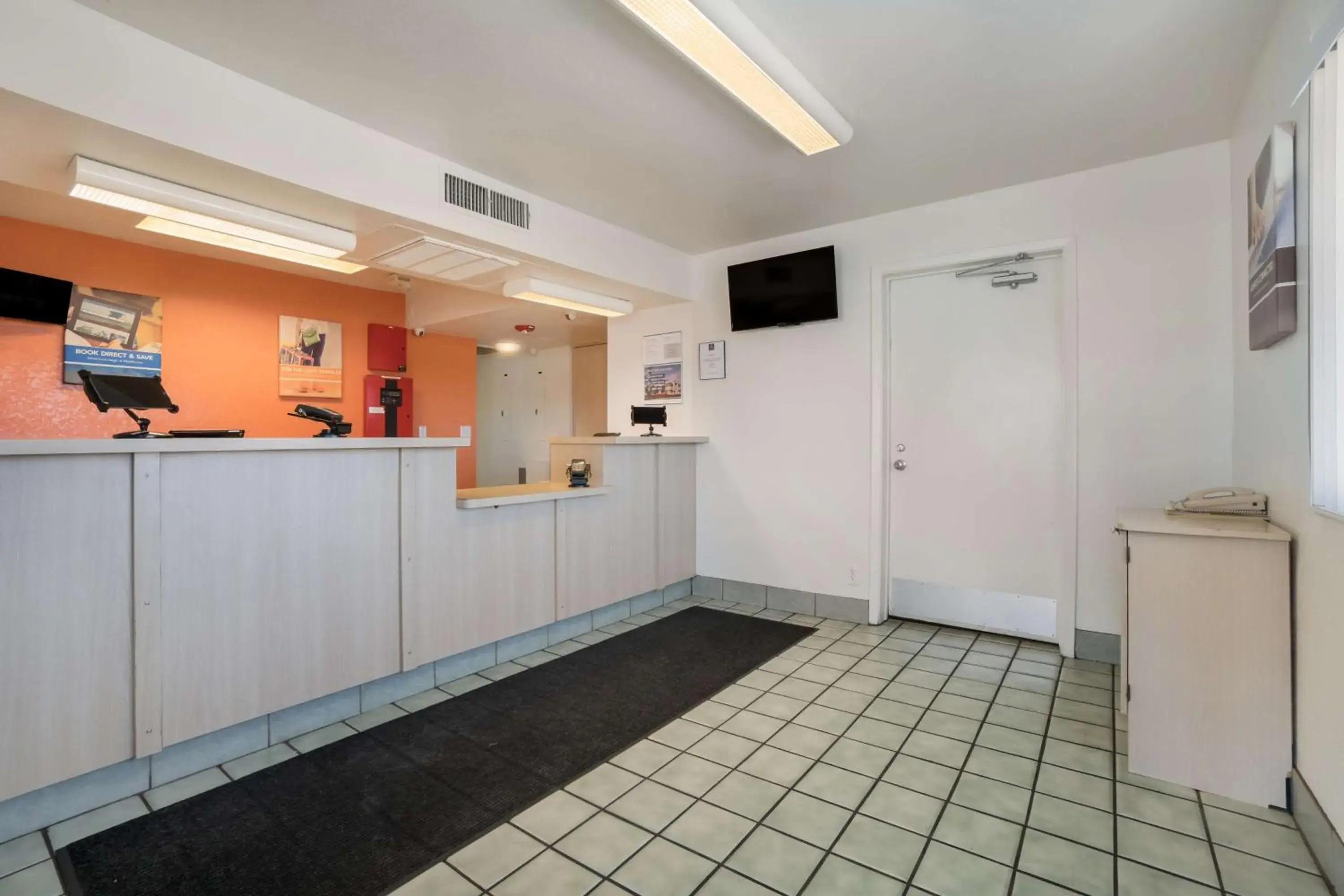 Lobby or reception in Motel 6-Grand Junction, CO Lobby or reception in Motel 6-Grand Junction, CO