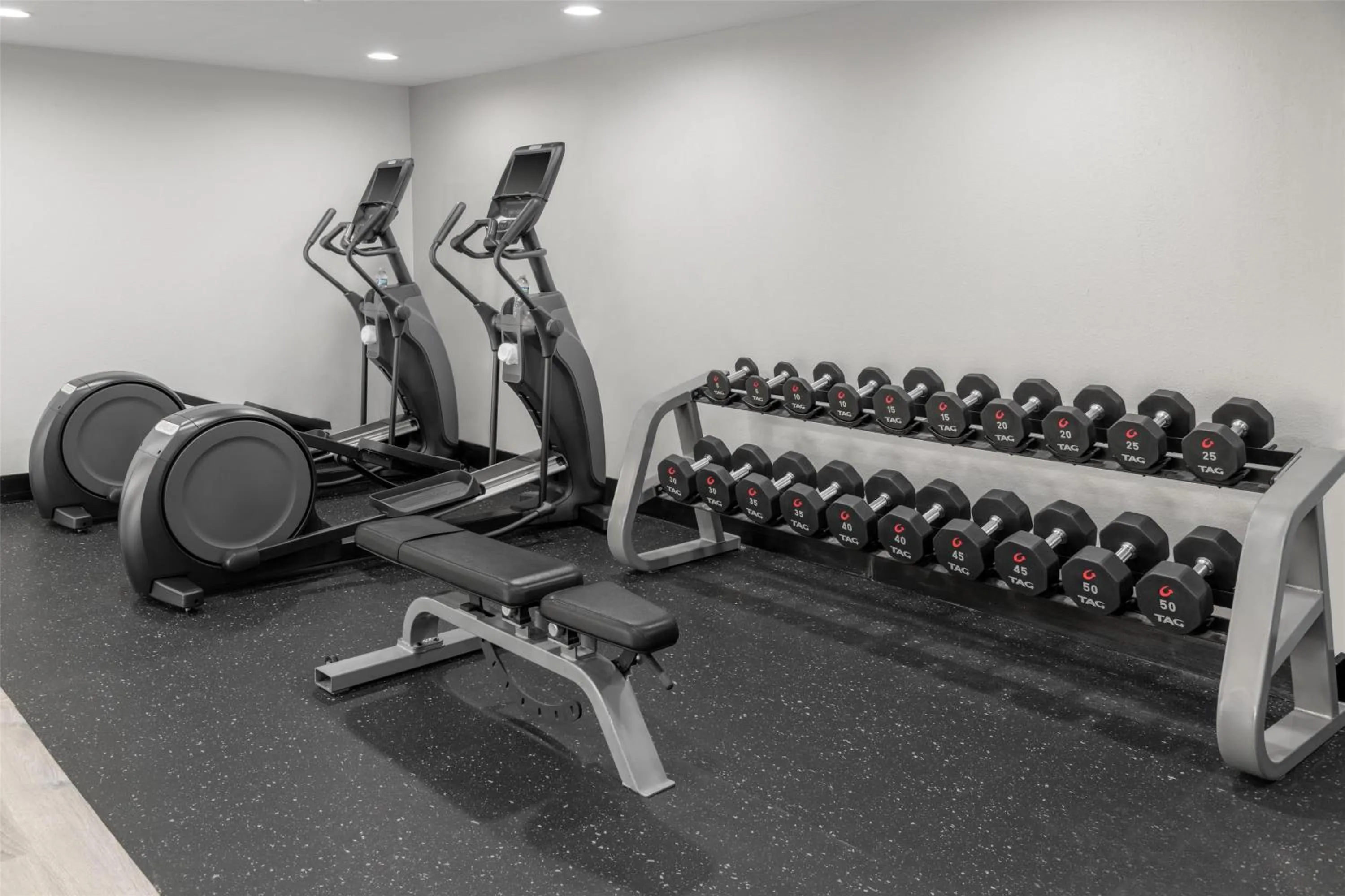 Fitness centre/facilities in DoubleTree by Hilton Springdale