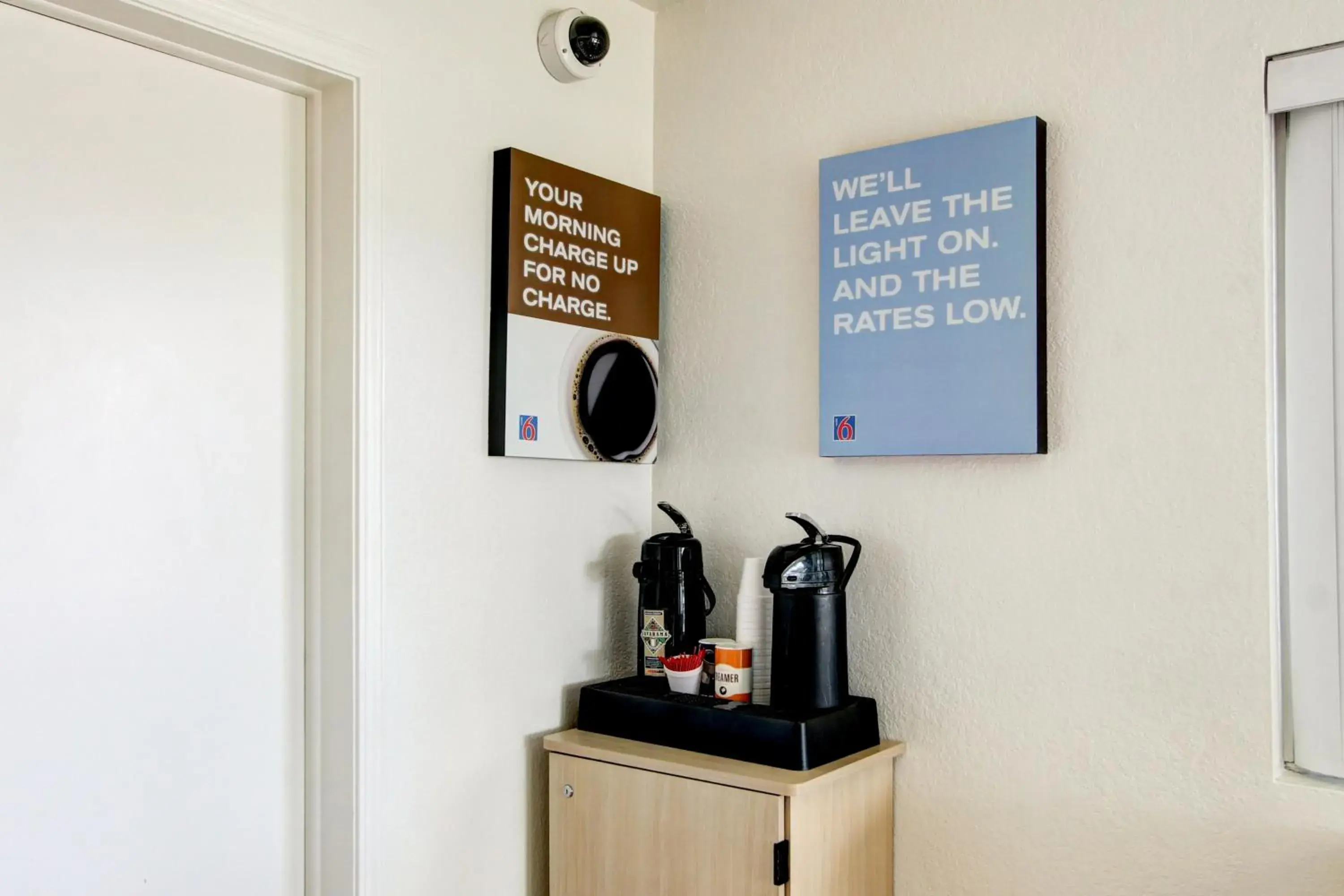 Coffee/tea facilities in Motel 6-Denver, CO - Airport