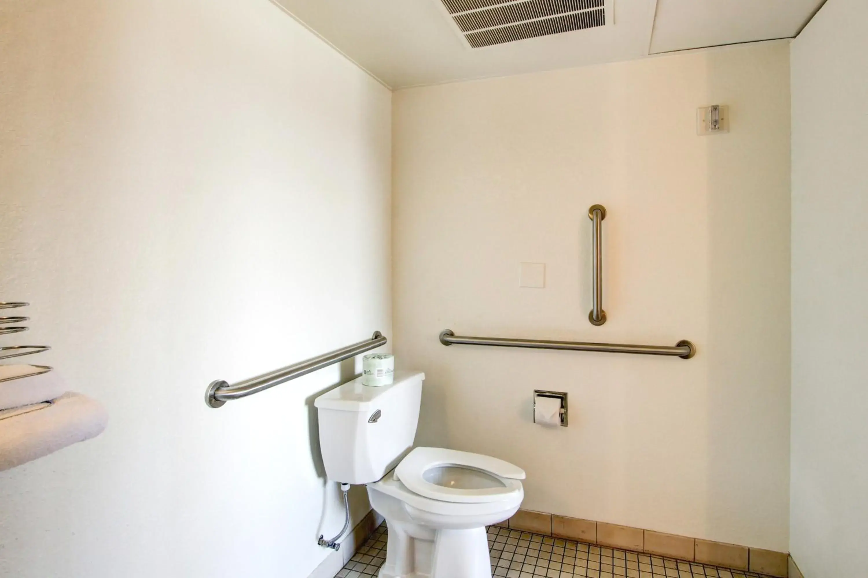 Toilet, Bathroom in Motel 6-Denver, CO - Airport