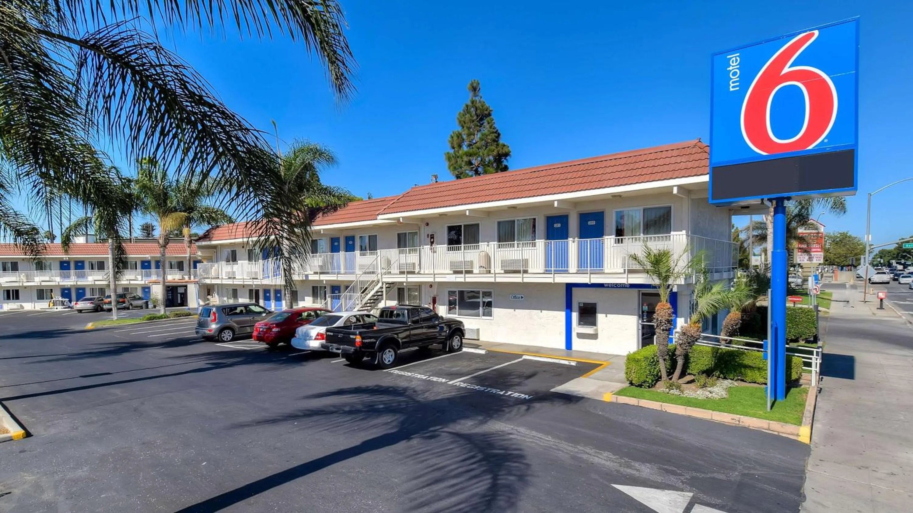 Property building in Motel 6-Denver, CO - Airport