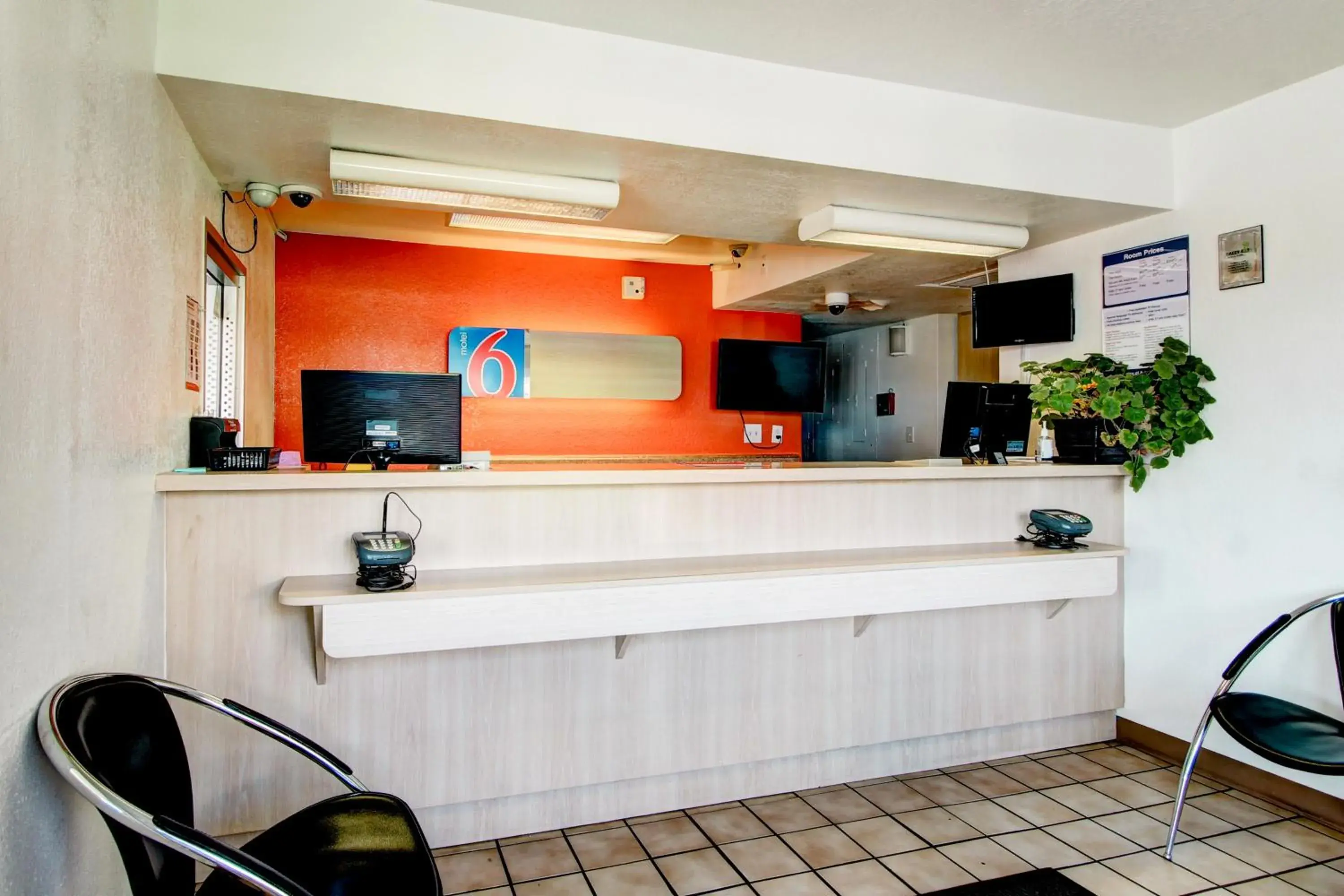 Lobby or reception, Lobby/Reception in Motel 6-Denver, CO - Airport