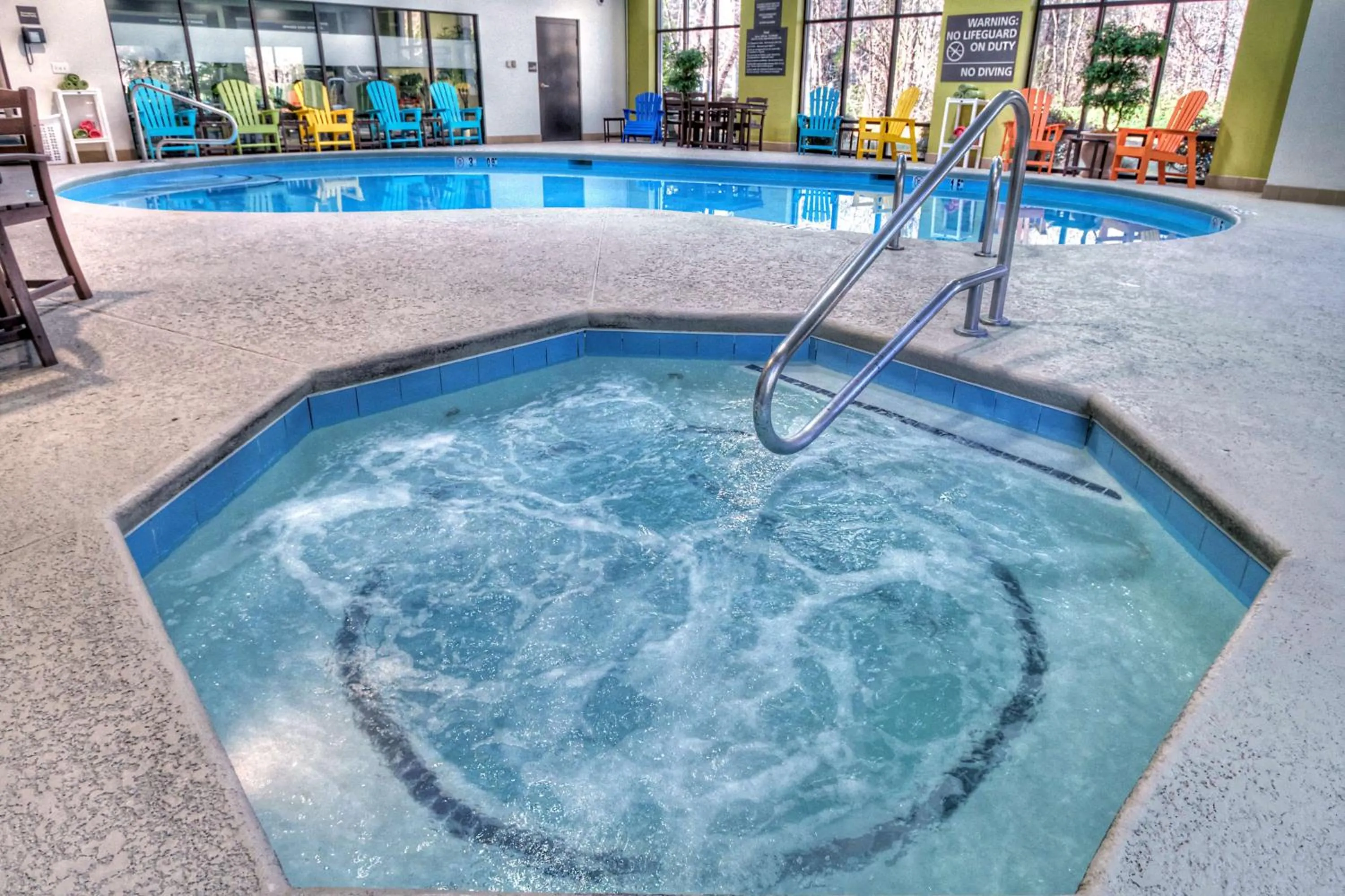 Pool view in Hampton Inn Marion