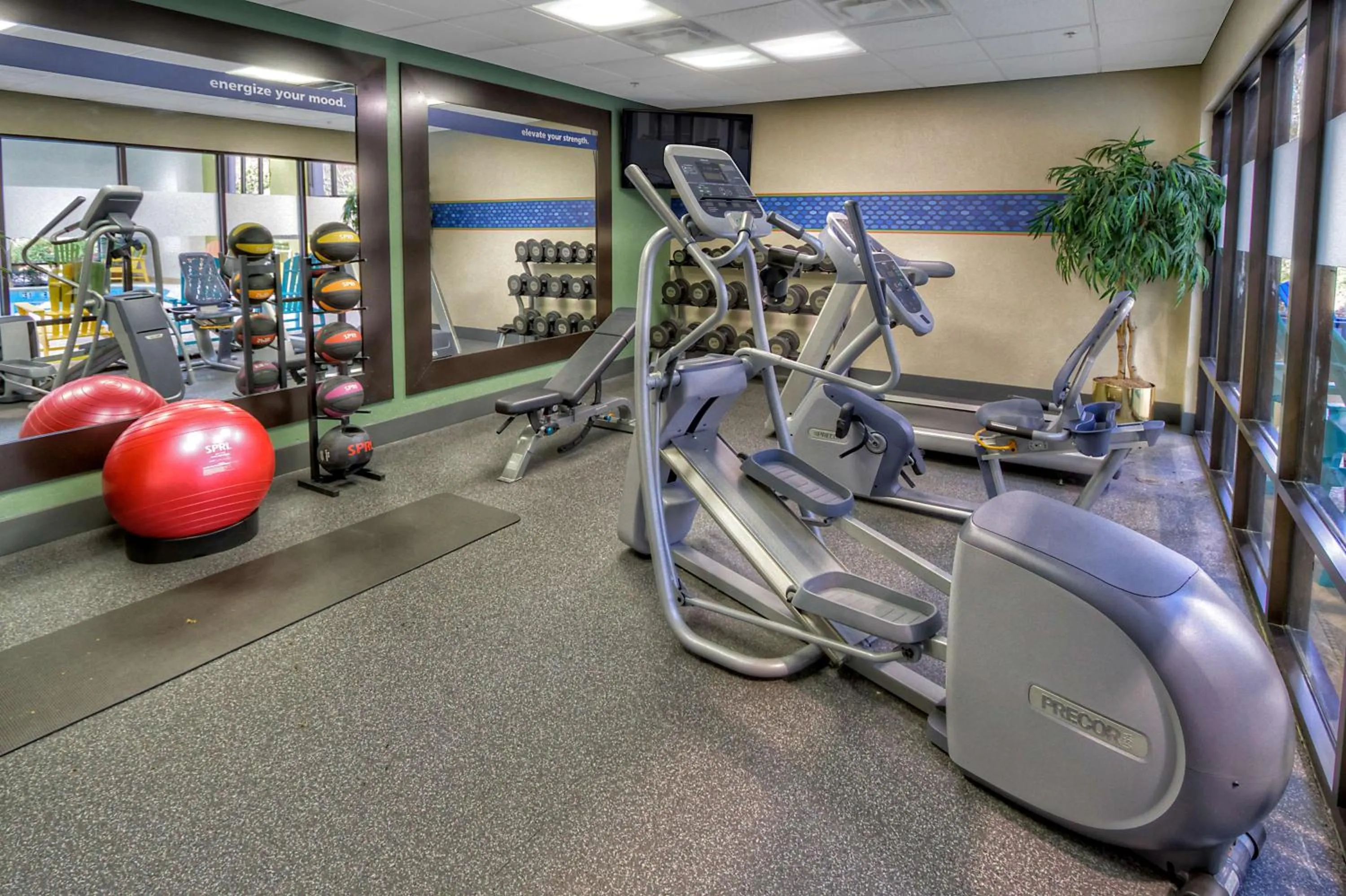 Fitness centre/facilities in Hampton Inn Marion