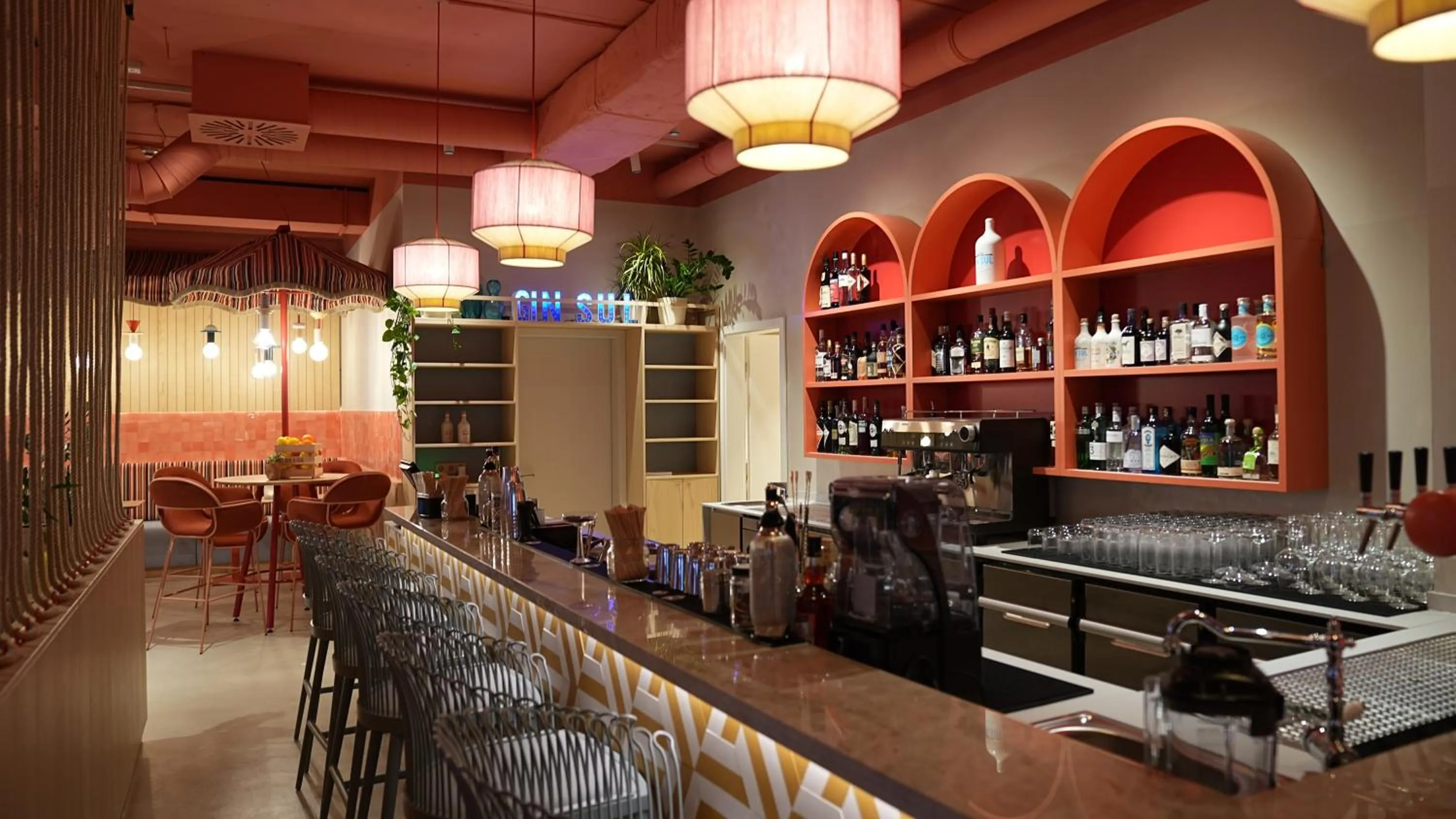 Lounge or bar in Beach Motel Heiligenhafen