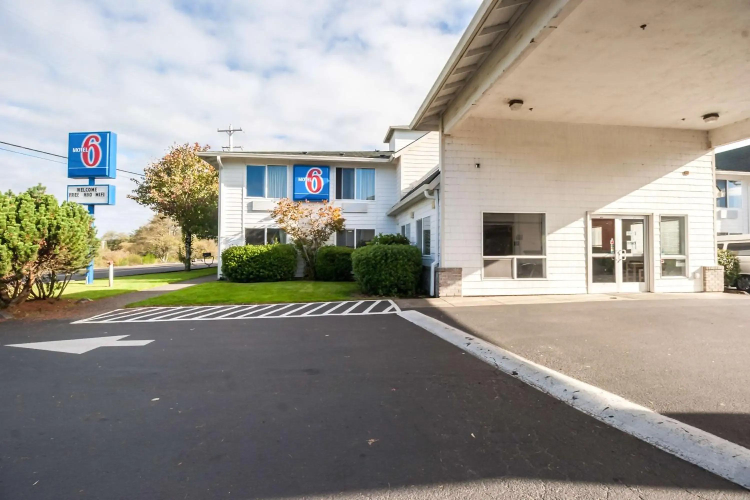 Property building in Motel 6-Seaside, OR Property building in Motel 6-Seaside, OR