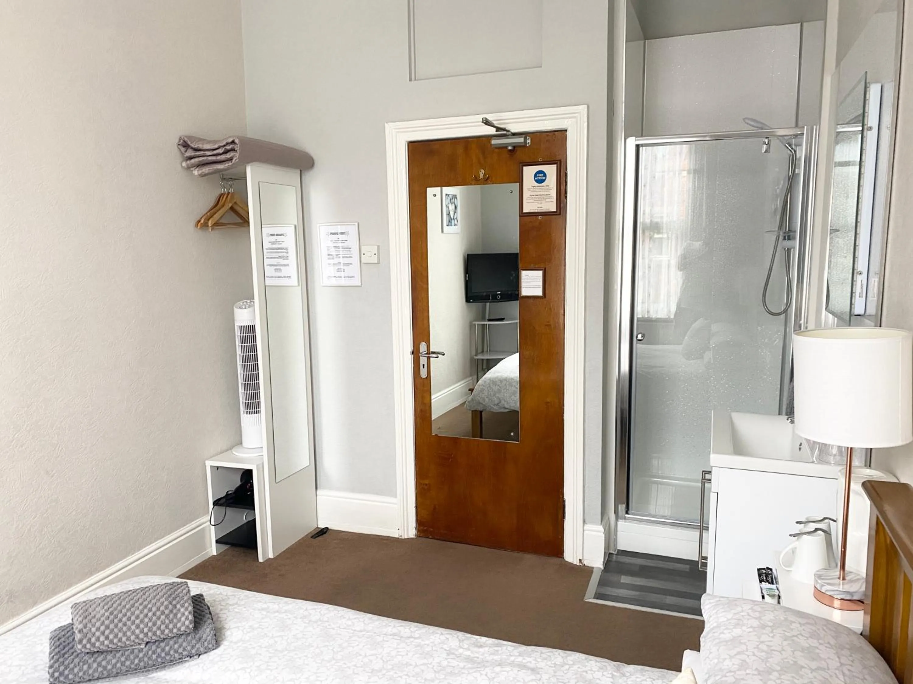 Shower in Friars Rest Guest House