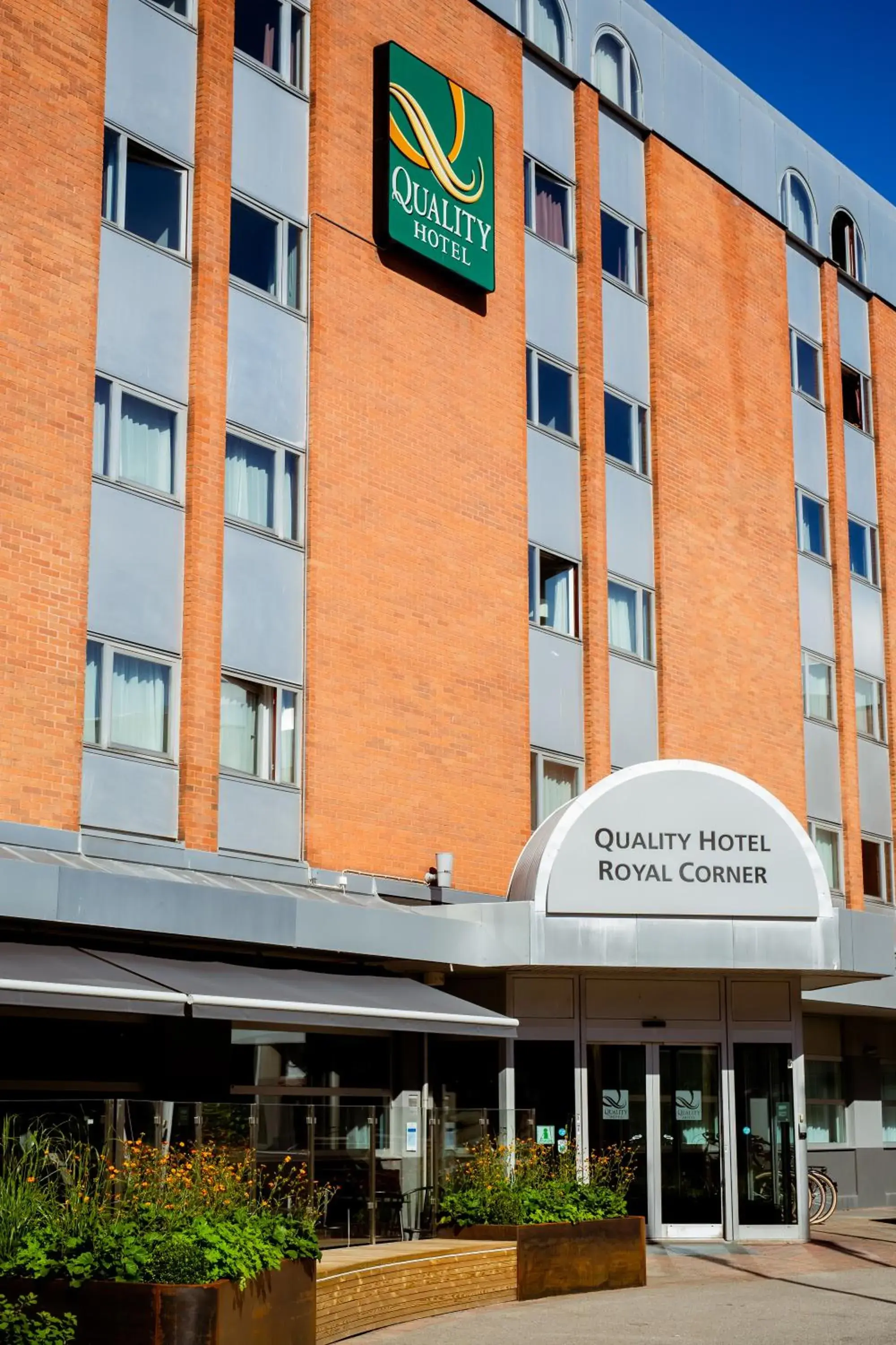 Facade/entrance in Quality Hotel Royal Corner Facade/entrance in Quality Hotel Royal Corner