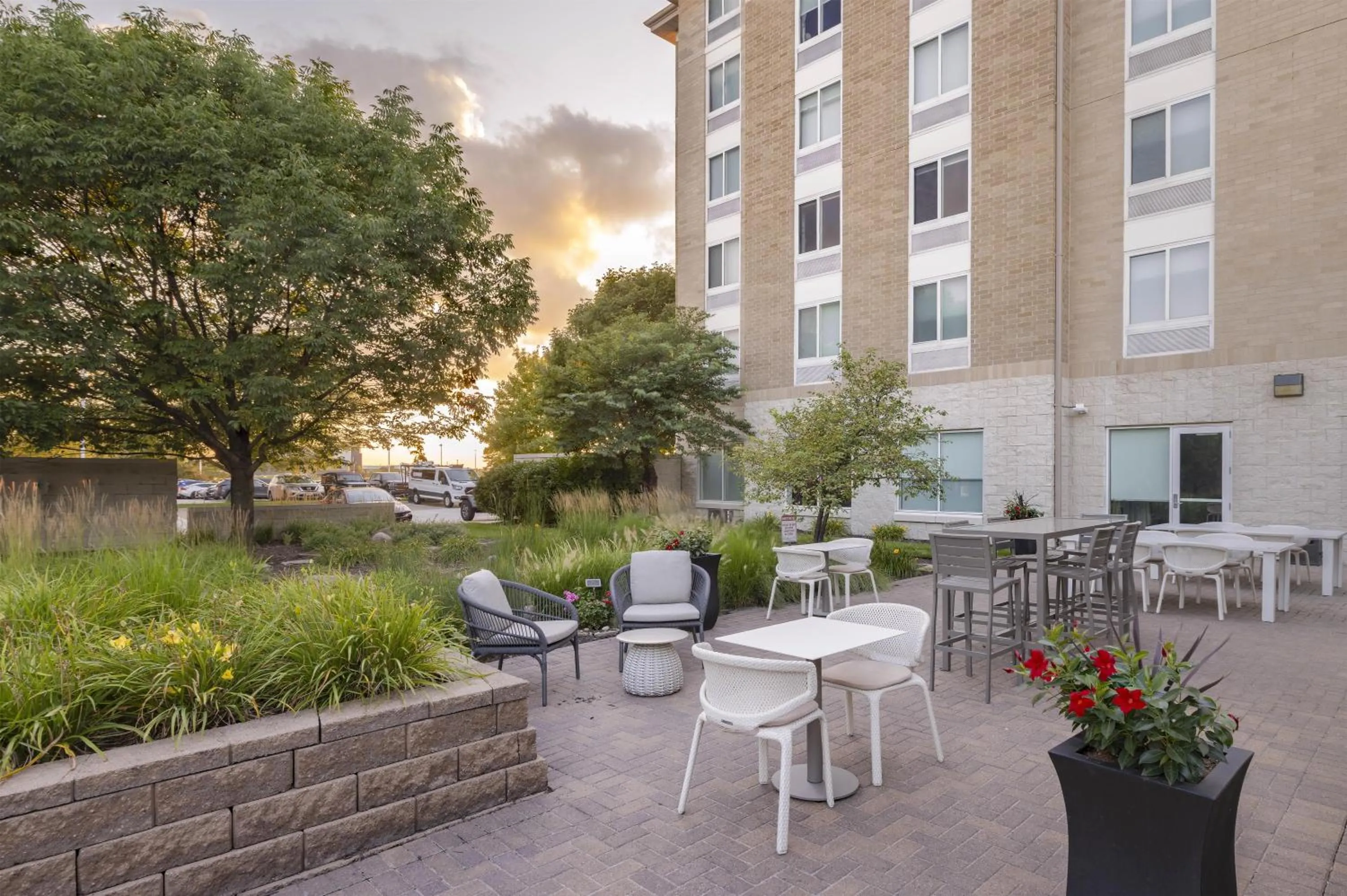 Patio in Hilton Garden Inn Des Moines/Urbandale