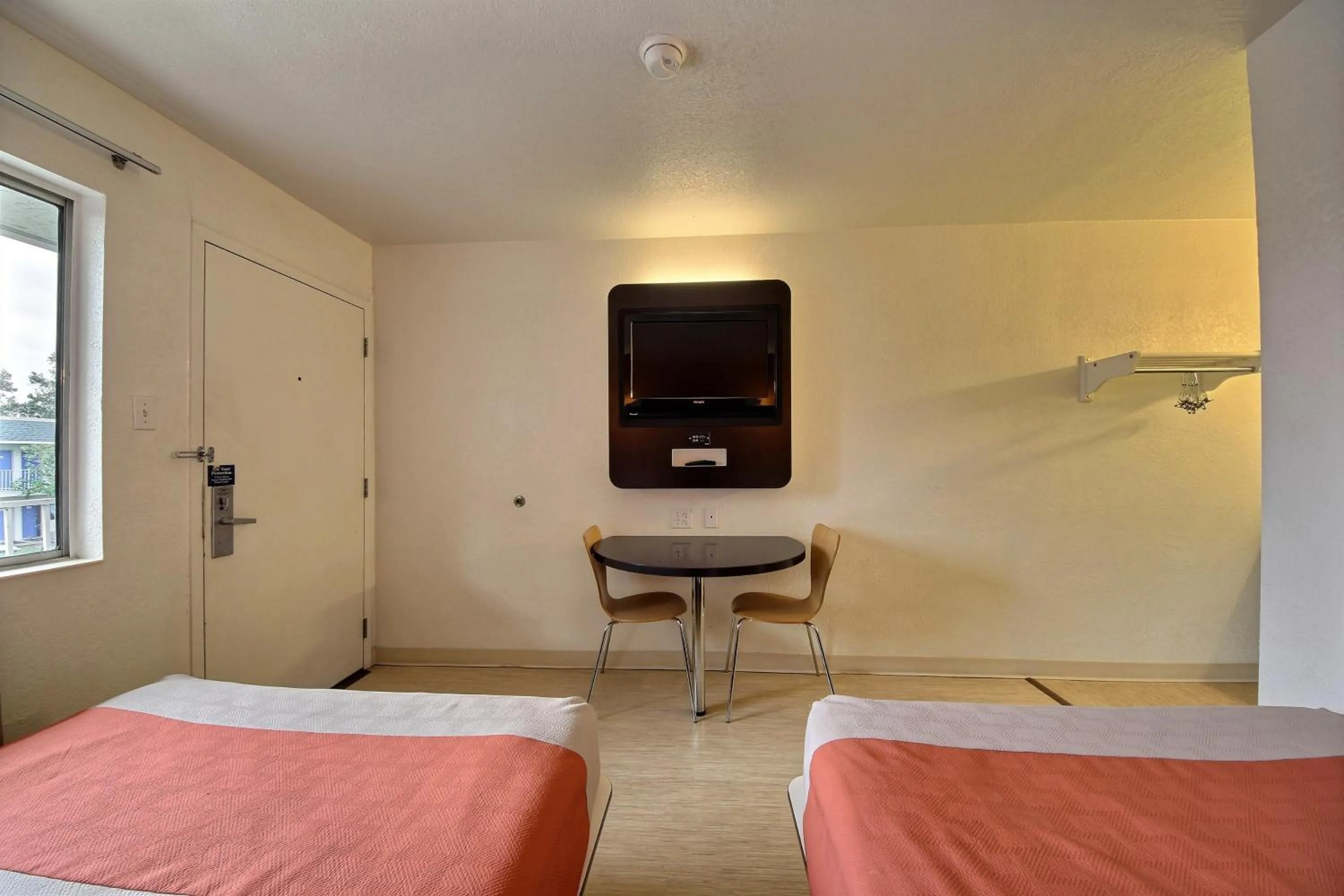 Bedroom, Bed in Motel 6-San Marcos, TX