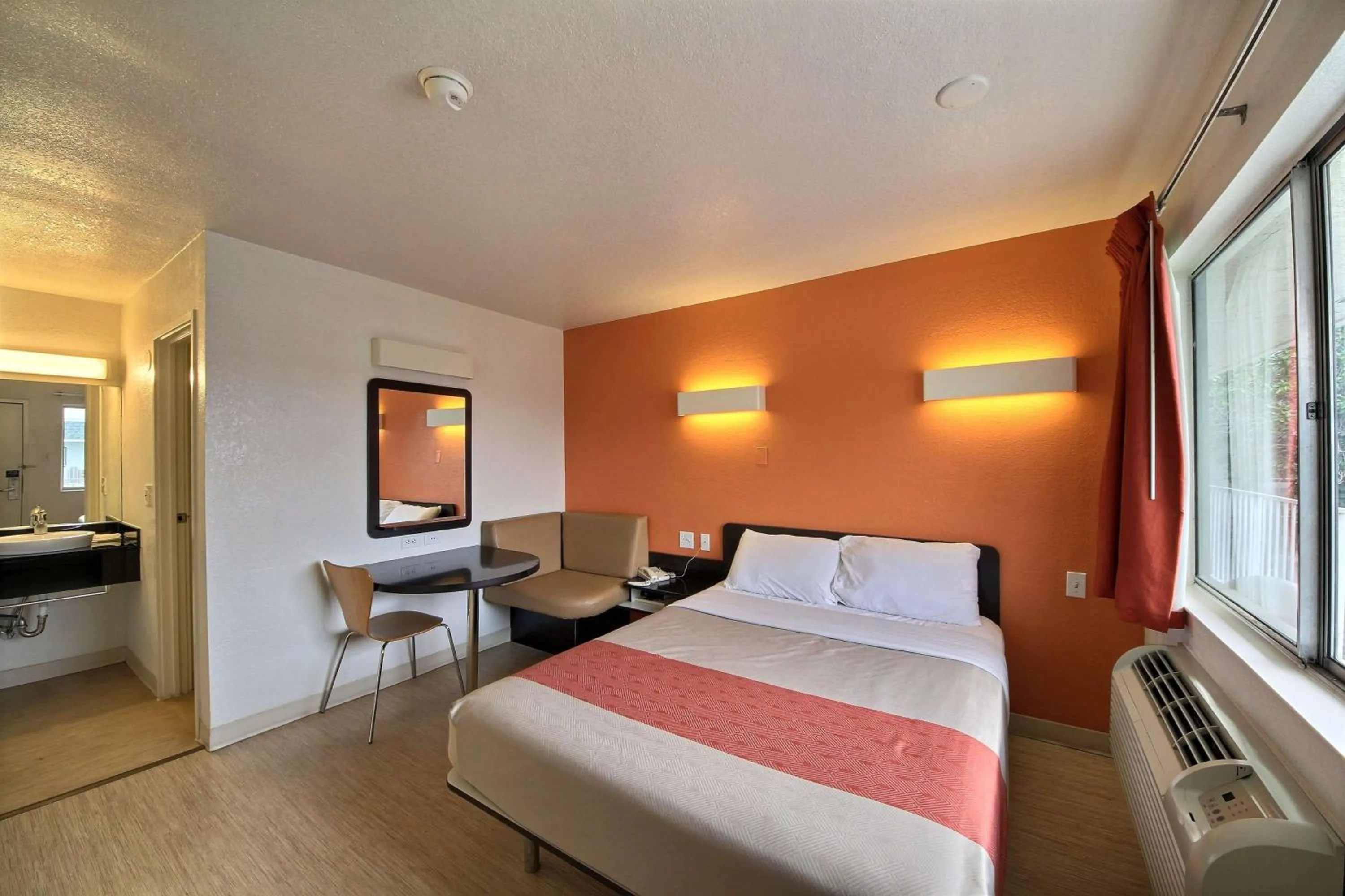 Photo of the whole room, Bed in Motel 6-San Marcos, TX