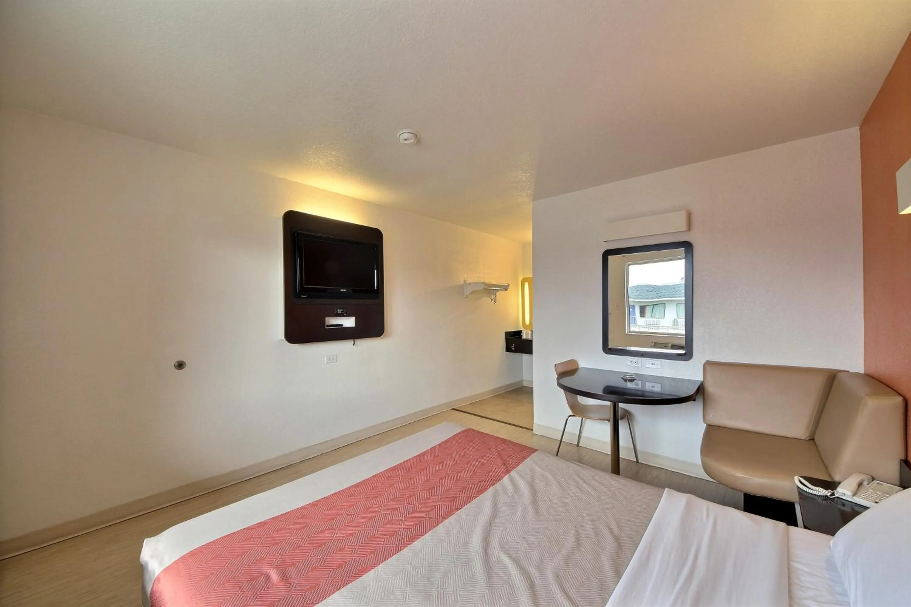 Bedroom, Bed in Motel 6-San Marcos, TX