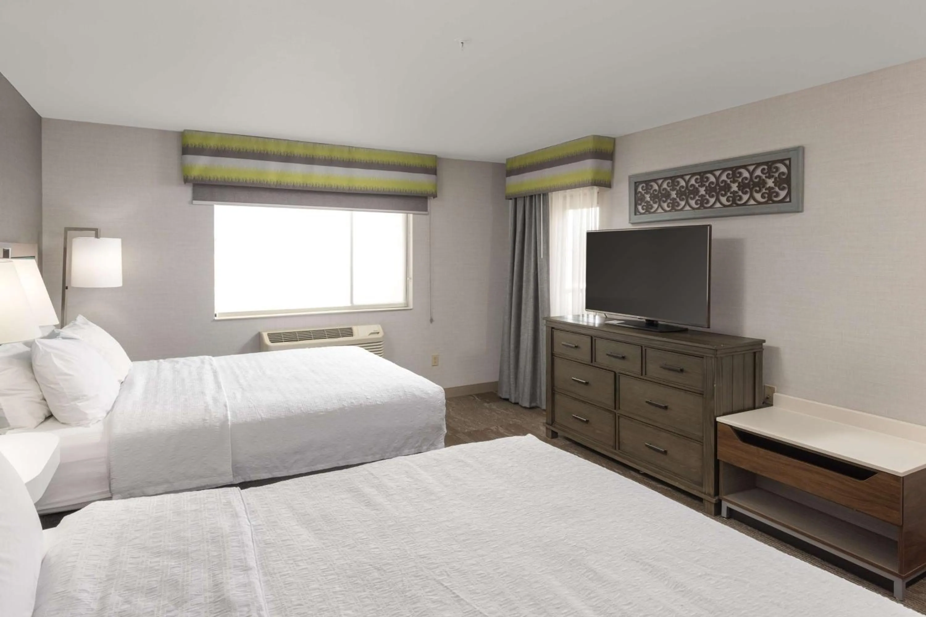 Bed in Hampton Inn Kalispell