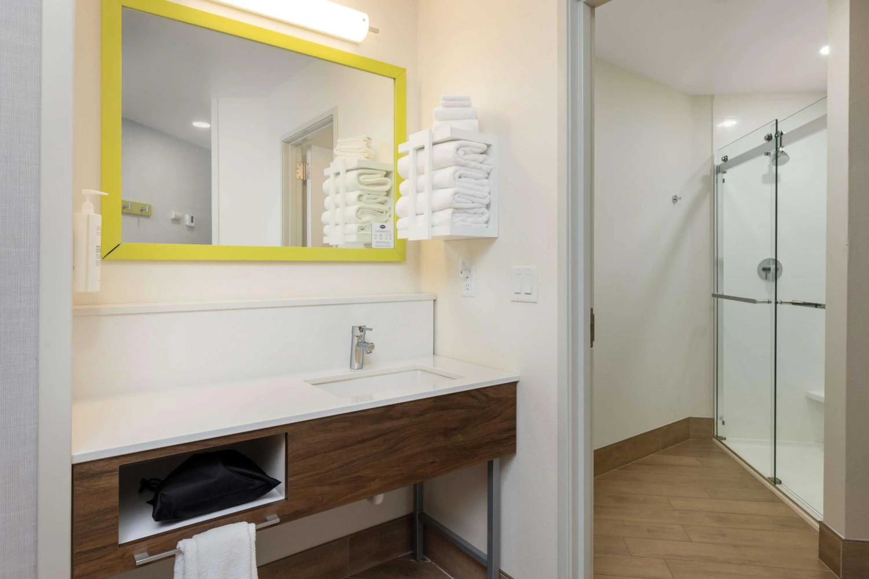 Bathroom in Hampton Inn Kalispell