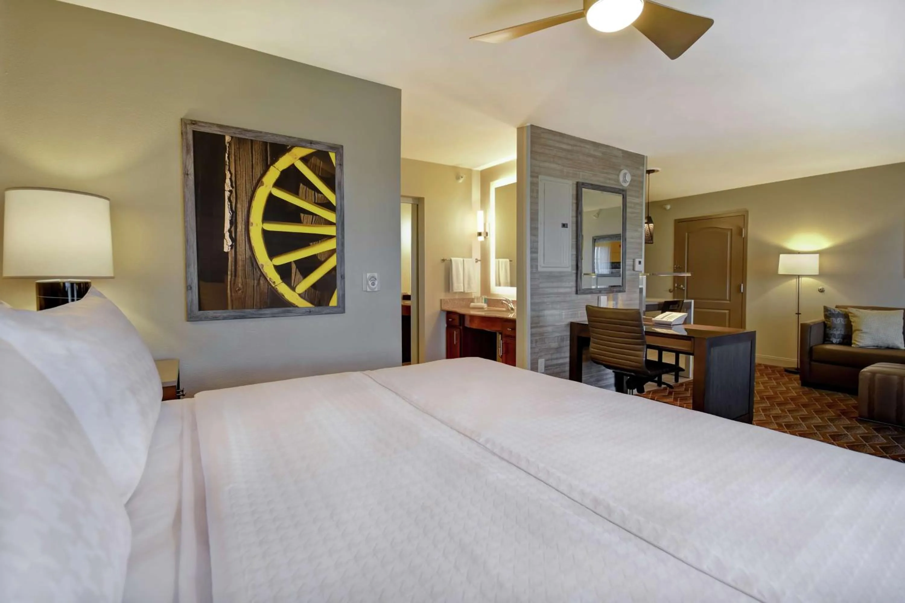 Bedroom, Bed in Homewood Suites by Hilton at The Waterfront