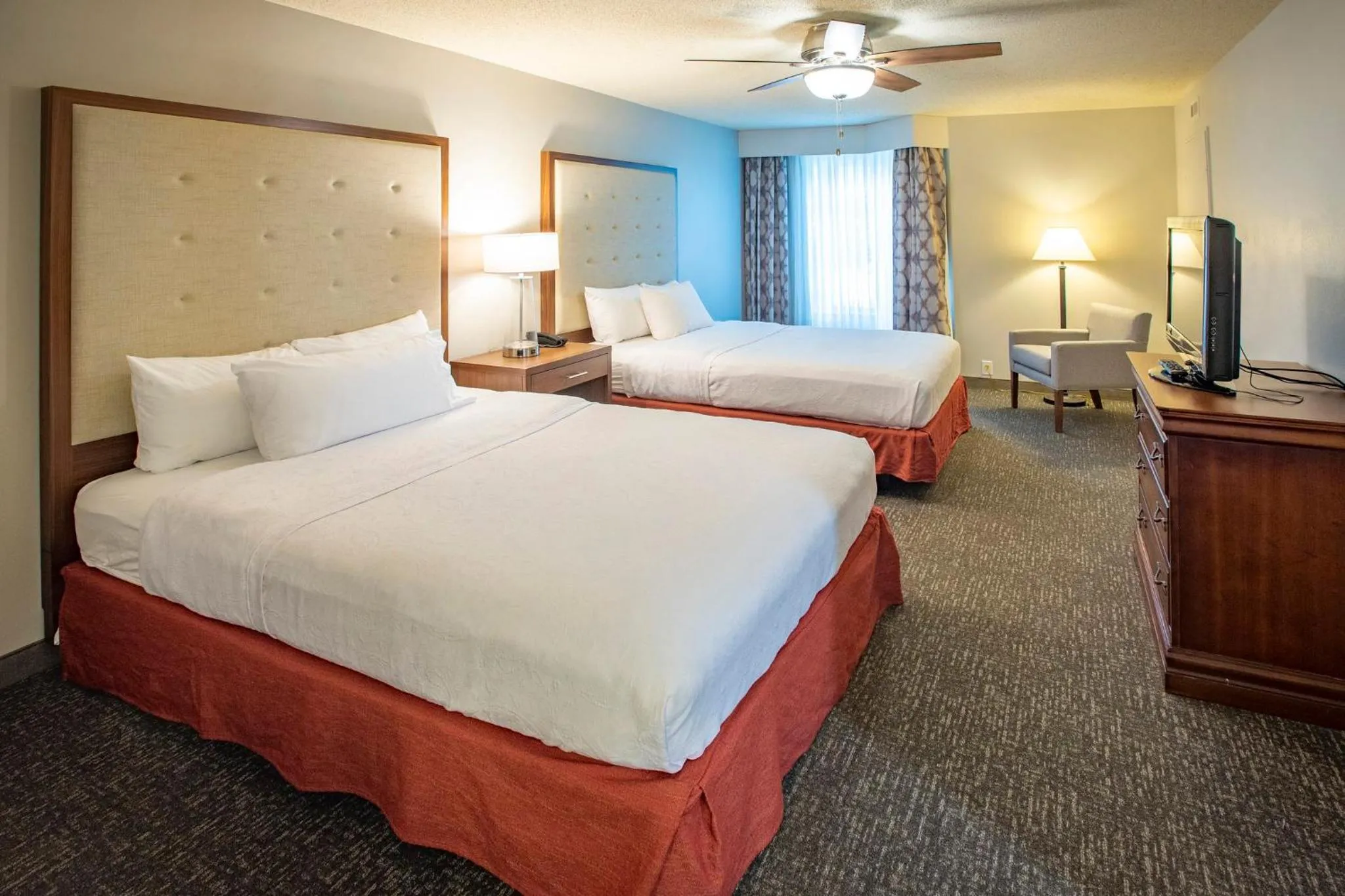 Photo of the whole room, Bed in Pensacola Suites Hotel