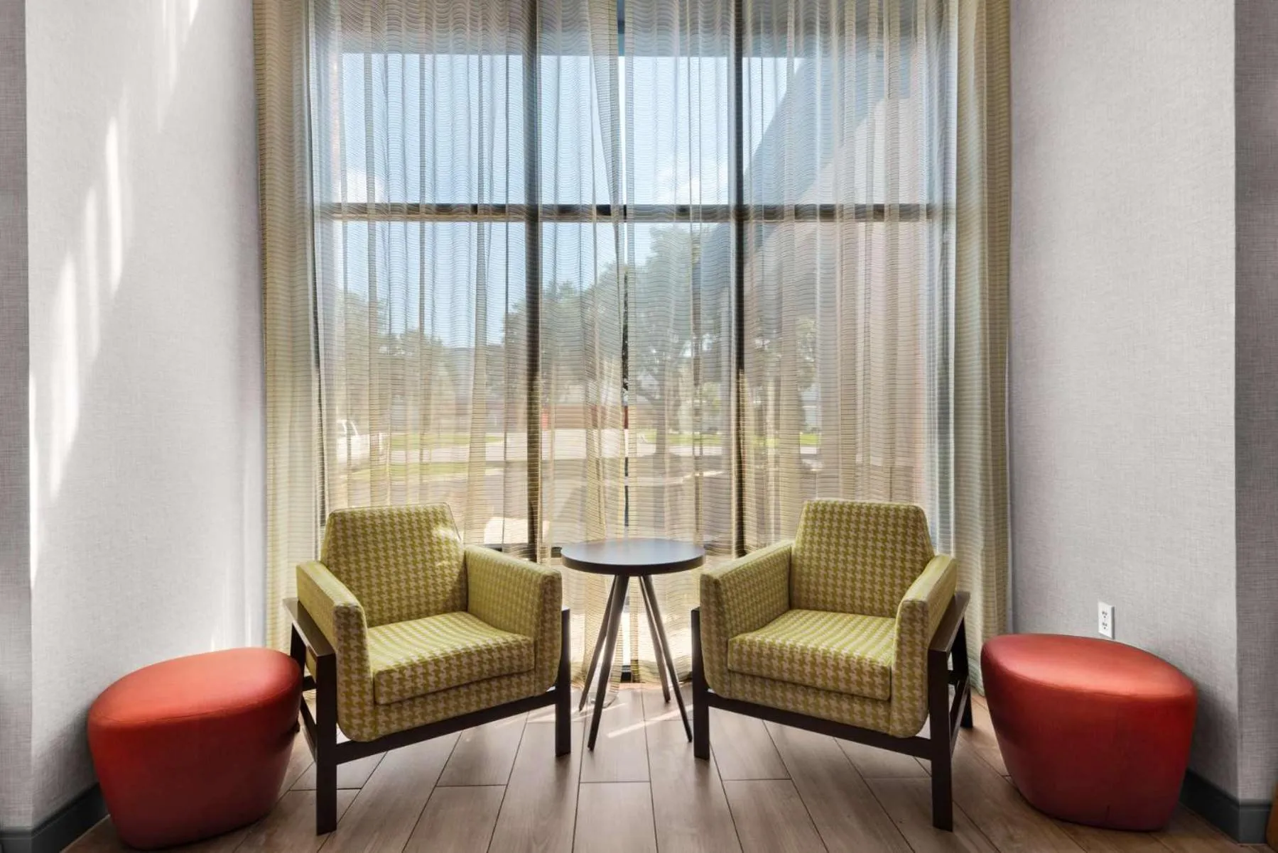 Lobby or reception in Hampton Inn & Suites Pensacola I-10 N at University Town Plaza