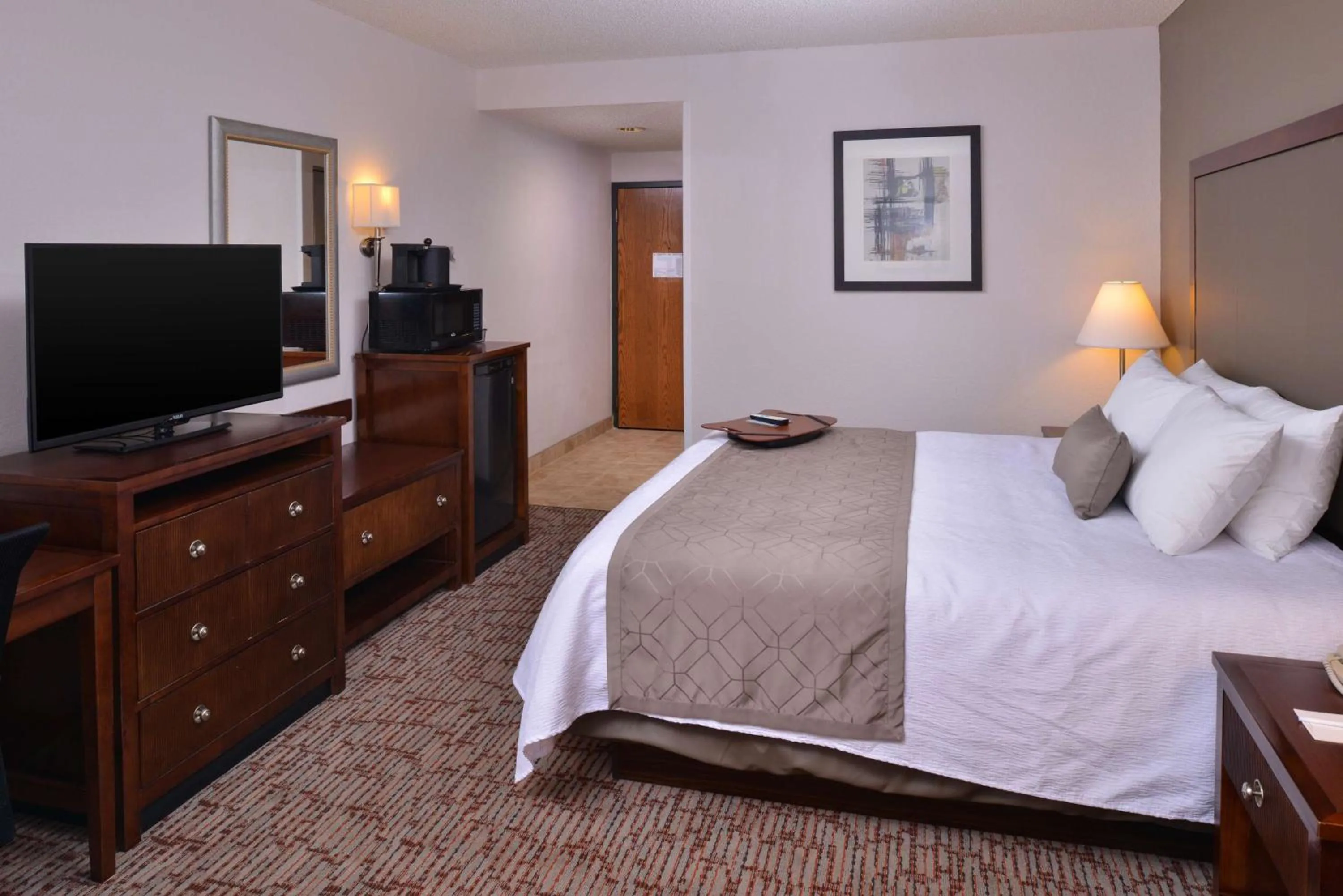 Photo of the whole room, Bed in Best Western Plus Wichita West Airport Inn