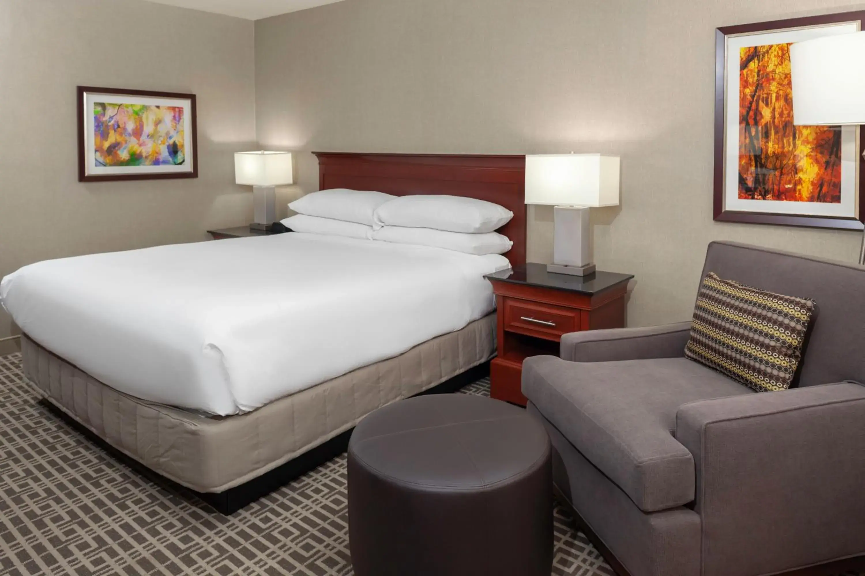 Bed in DoubleTree by Hilton Kansas City - Overland Park Bed in DoubleTree by Hilton Kansas City - Overland Park