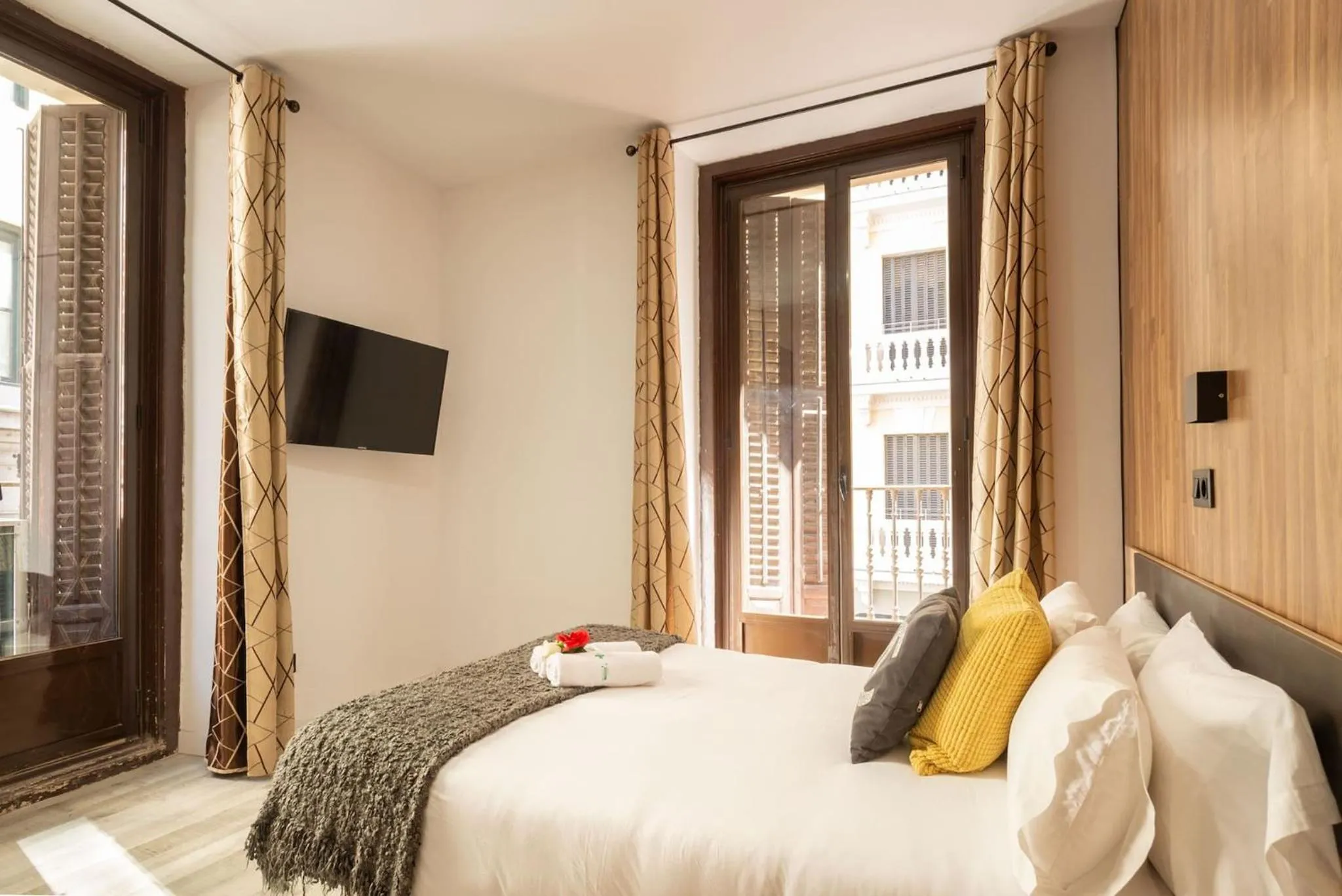 Three-Bedroom Premium Apartment in Apartamentos Day Madrid GRAN VIA I
