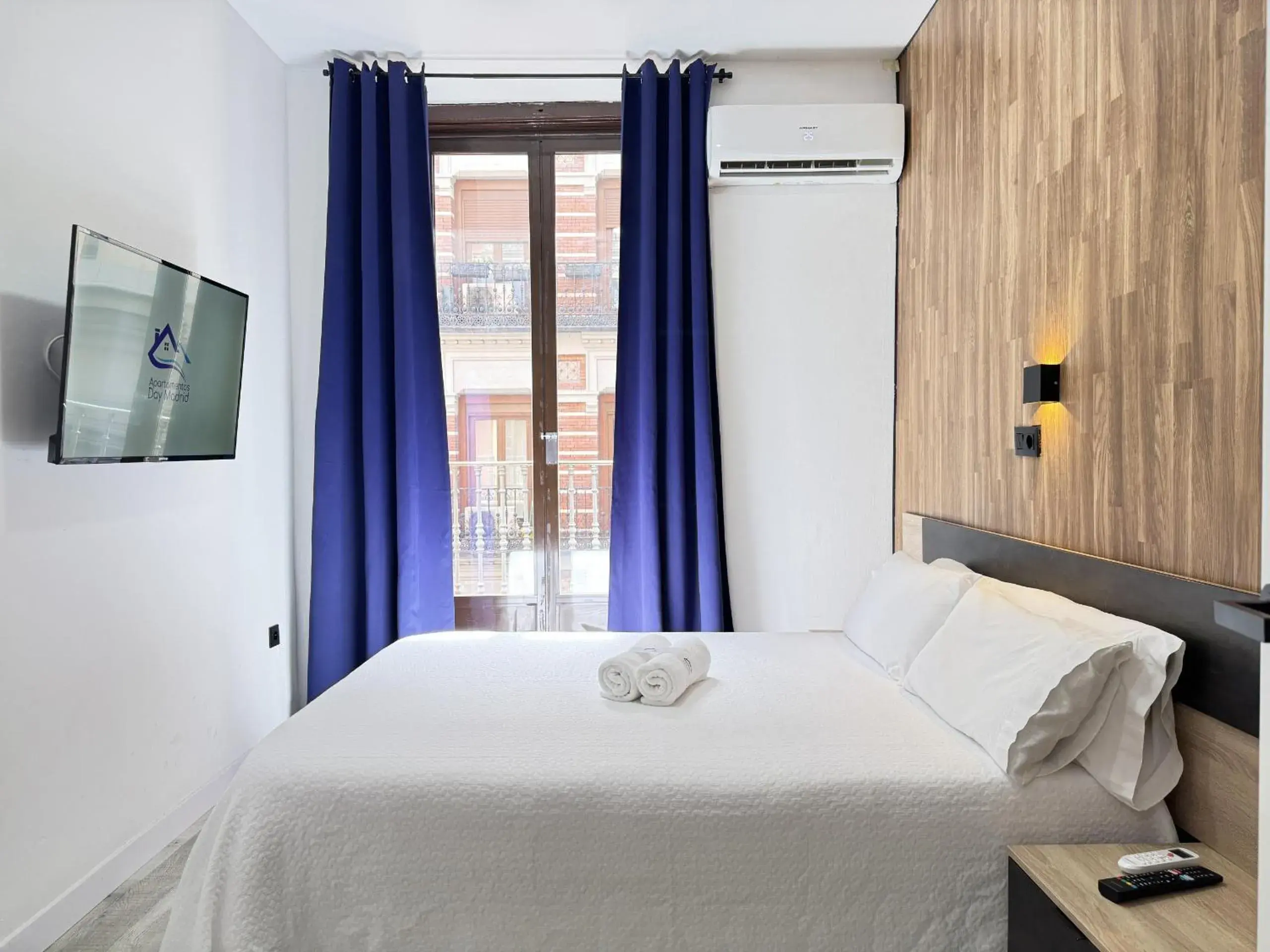 Two-Bedroom Apartment with Balcony in Apartamentos Day Madrid GRAN VIA I Two-Bedroom Apartment with Balcony in Apartamentos Day Madrid GRAN VIA I