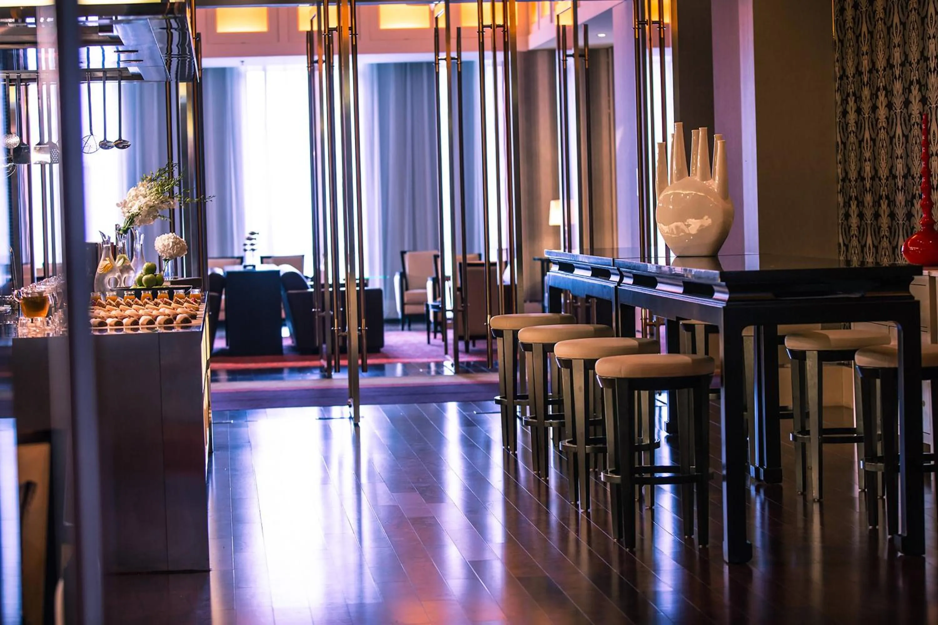 Lobby or reception in Renaissance Beijing Capital Hotel