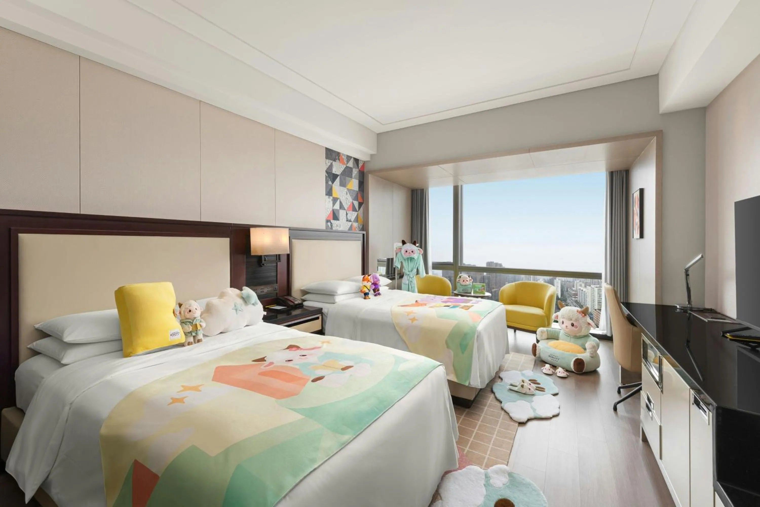 Photo of the whole room, Bed in Renaissance Beijing Capital Hotel