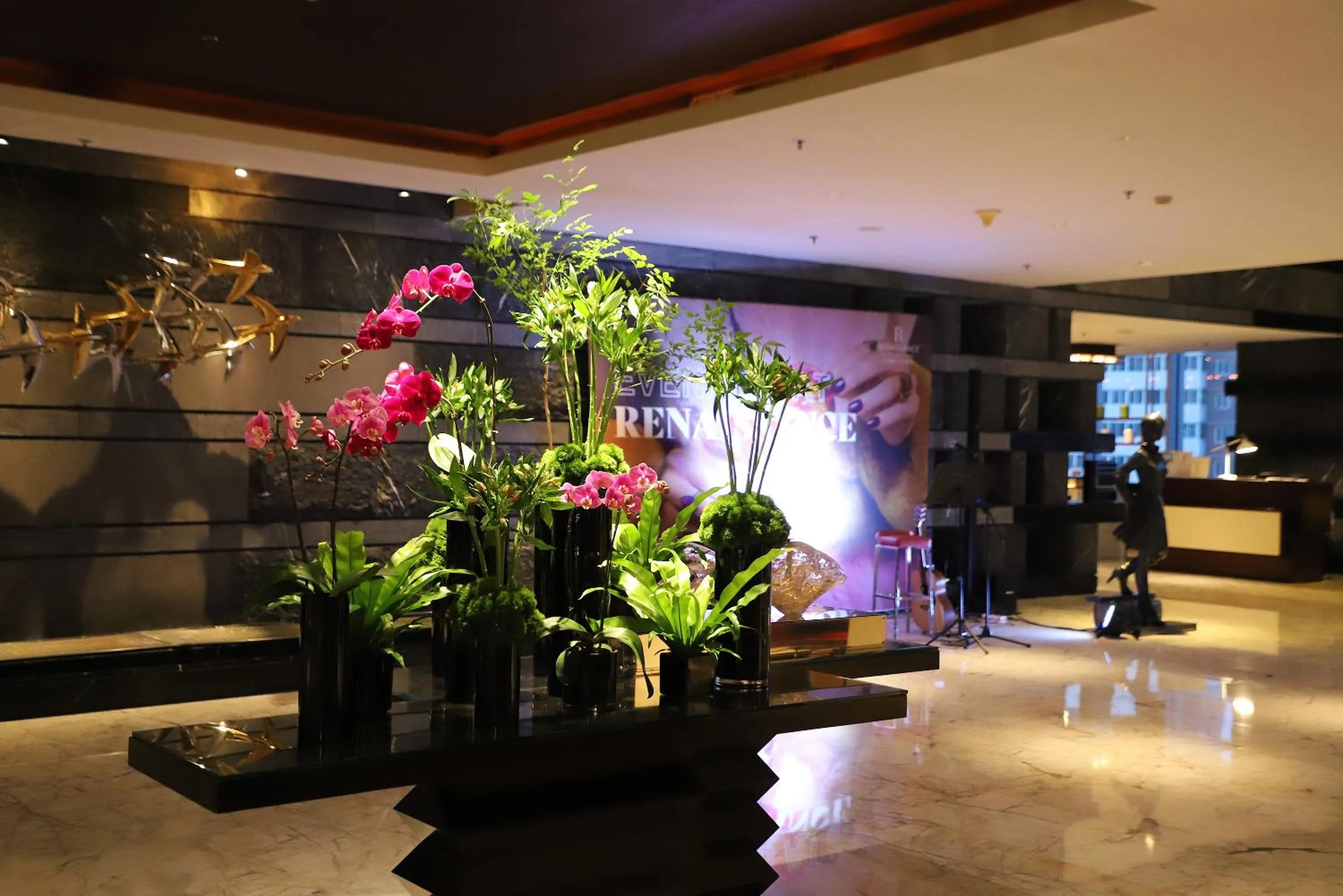 Area and facilities in Renaissance Beijing Capital Hotel