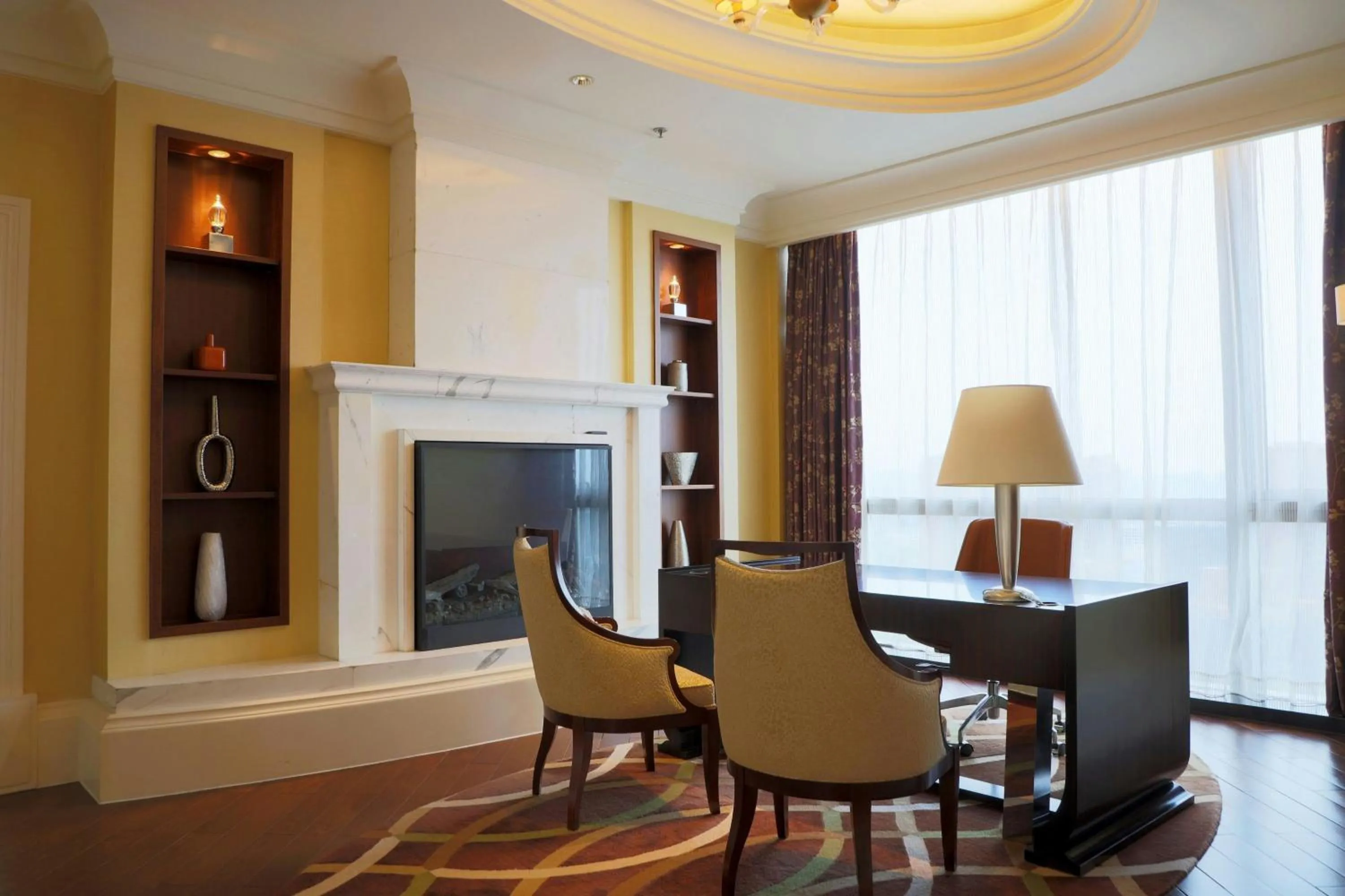 Bedroom in Renaissance Beijing Capital Hotel