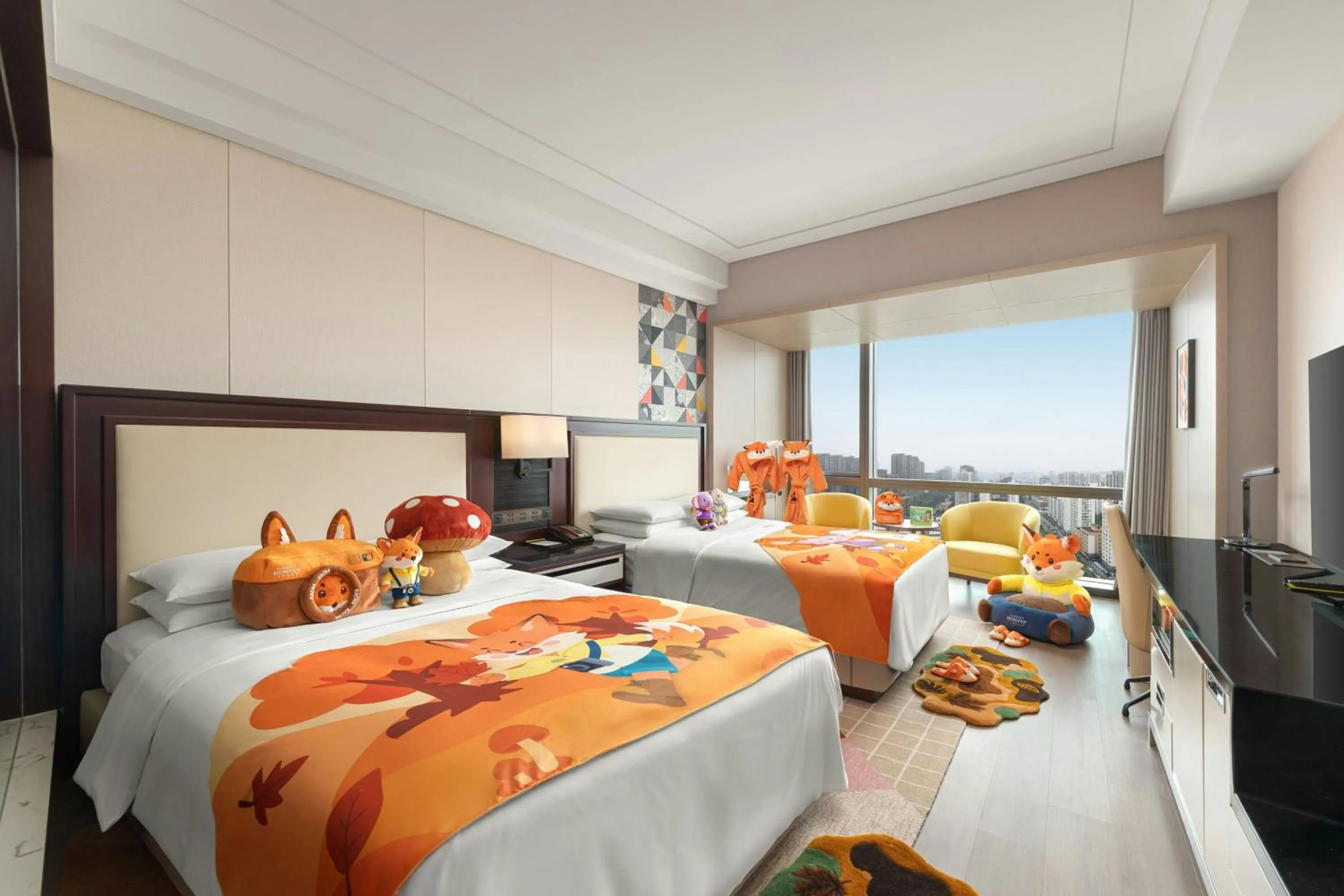 Photo of the whole room, Bed in Renaissance Beijing Capital Hotel