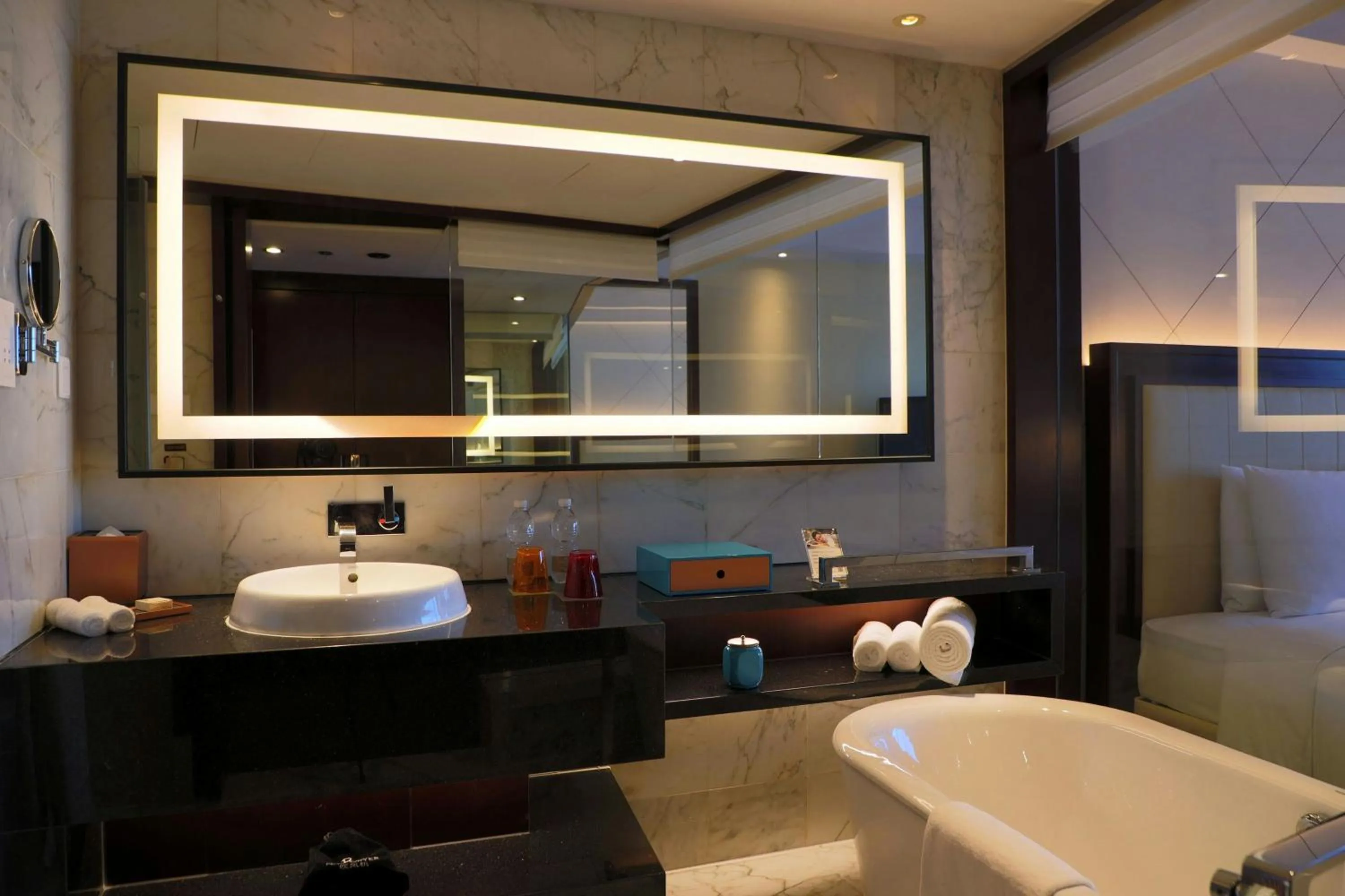 Bathroom in Renaissance Beijing Capital Hotel