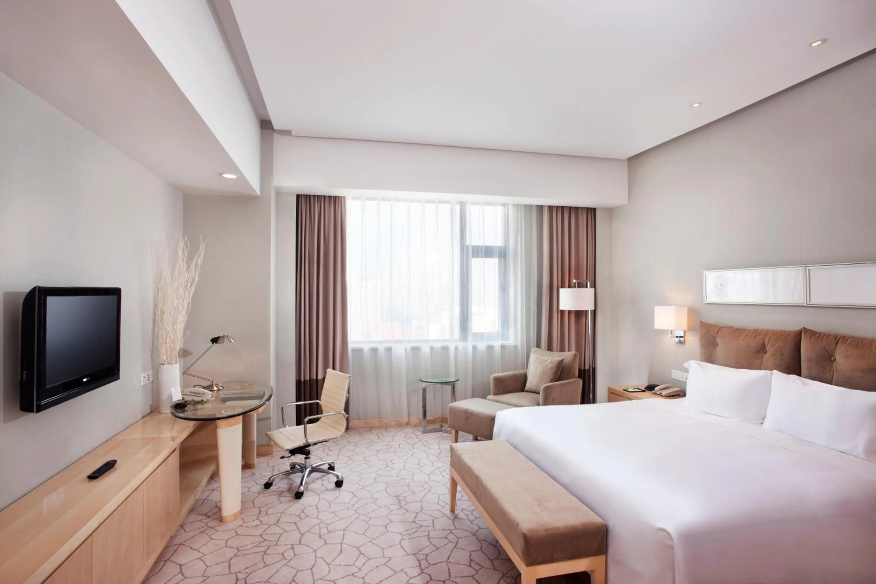 Photo of the whole room, Bed in Holiday Inn Beijing Deshengmen by IHG