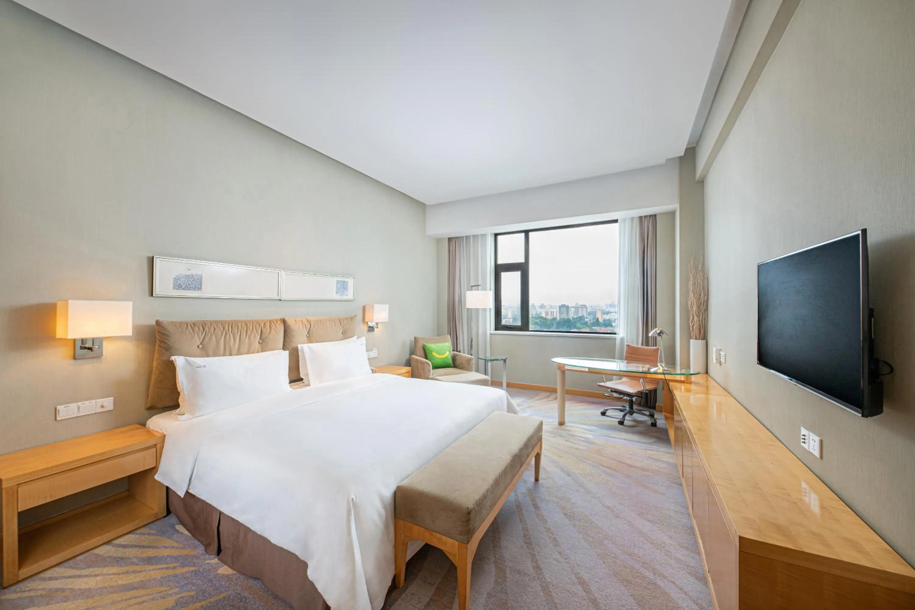 Bedroom, Bed in Holiday Inn Beijing Deshengmen by IHG