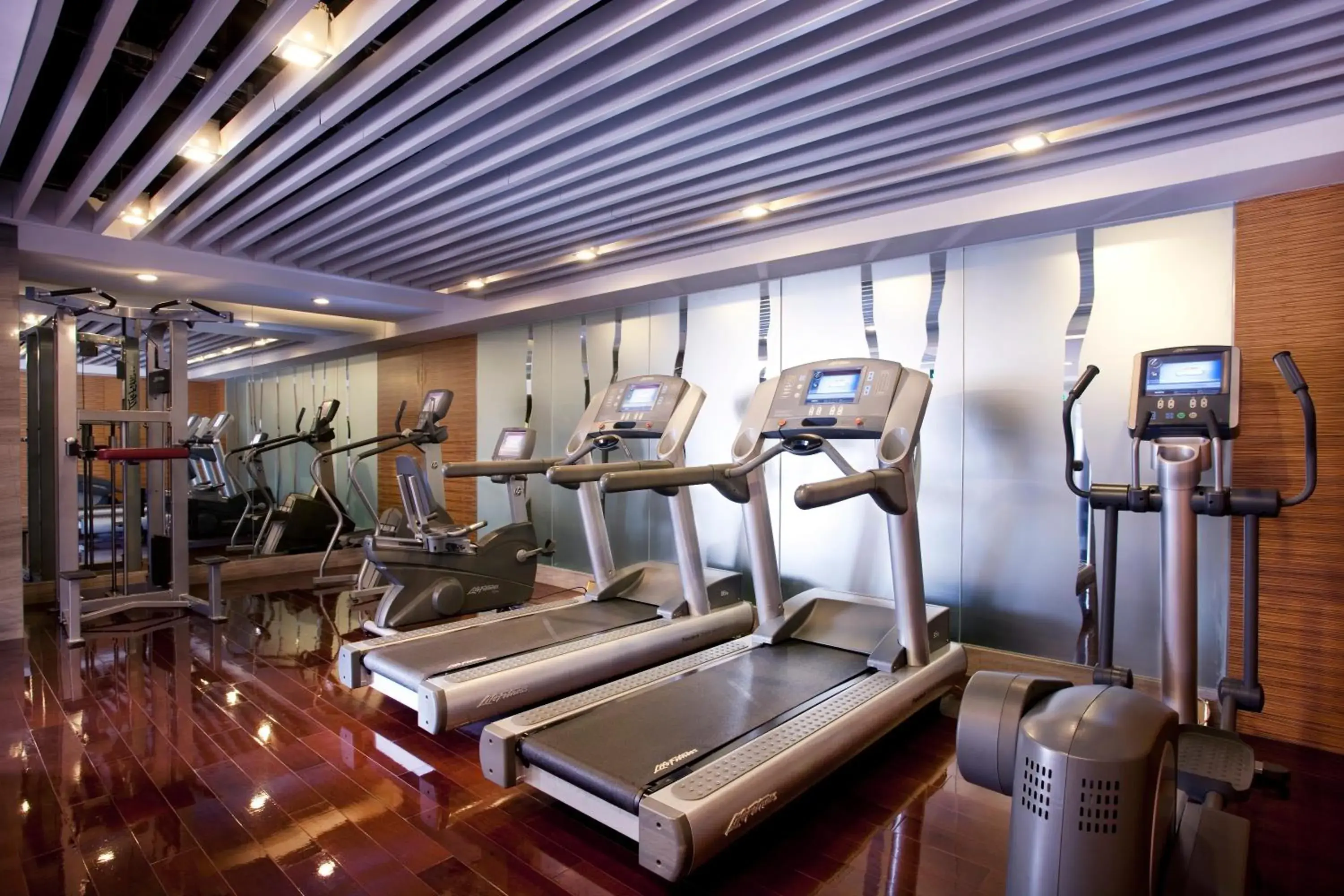 Fitness centre/facilities in Holiday Inn Beijing Deshengmen by IHG on 2nd Ring Road Extension 10-15 minute taxi ride to Shichahai Lama Temple Drum Tower Close to Beijing North Station for Badaling Great Wall Near Exit B Jishuitan Metro Line 2 Fitness centre/facilities in Holiday Inn Beijing Deshengmen by IHG on 2nd Ring Road Extension 10-15 minute taxi ride to Shichahai Lama Temple Drum Tower Close to Beijing North Station for Badaling Great Wall Near Exit B Jishuitan Metro Line 2